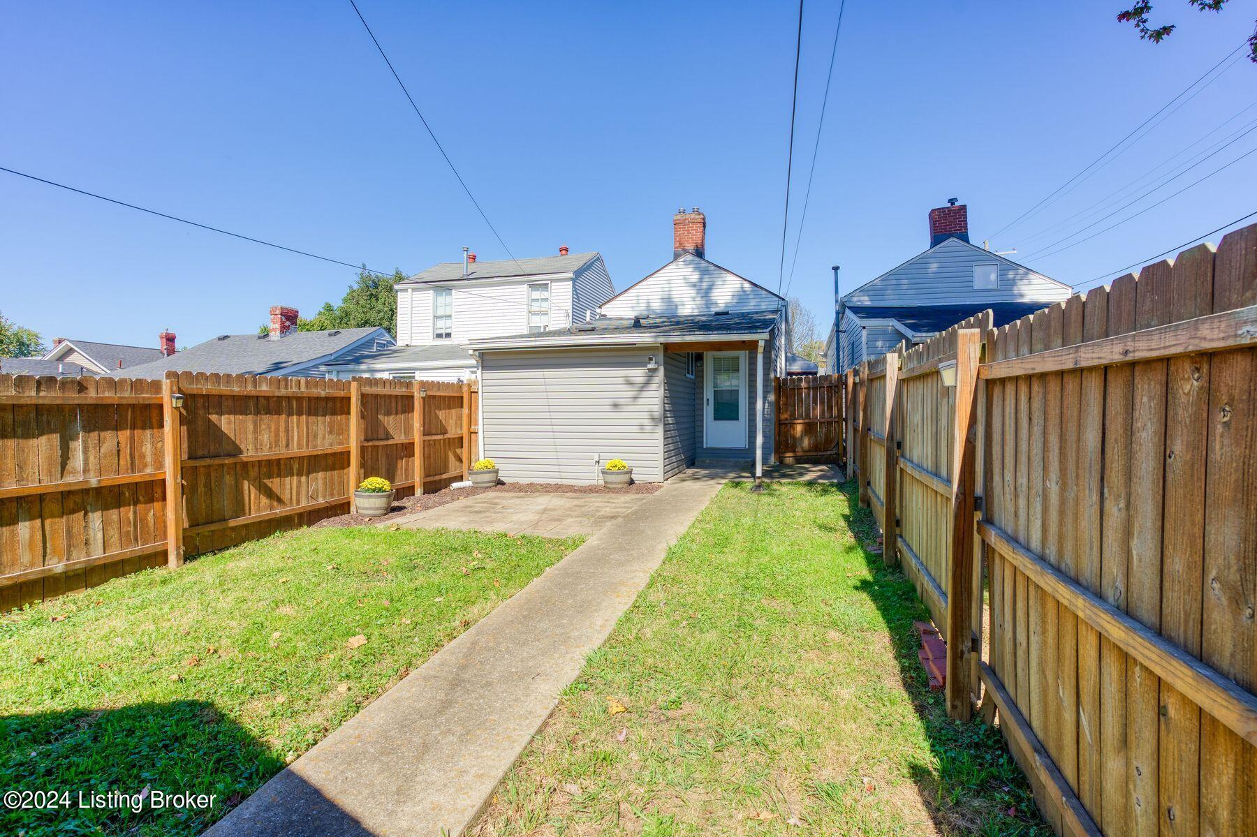 1048 Samuel St