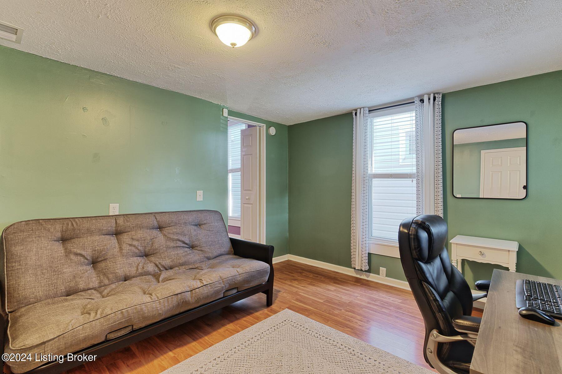 1048 Samuel St