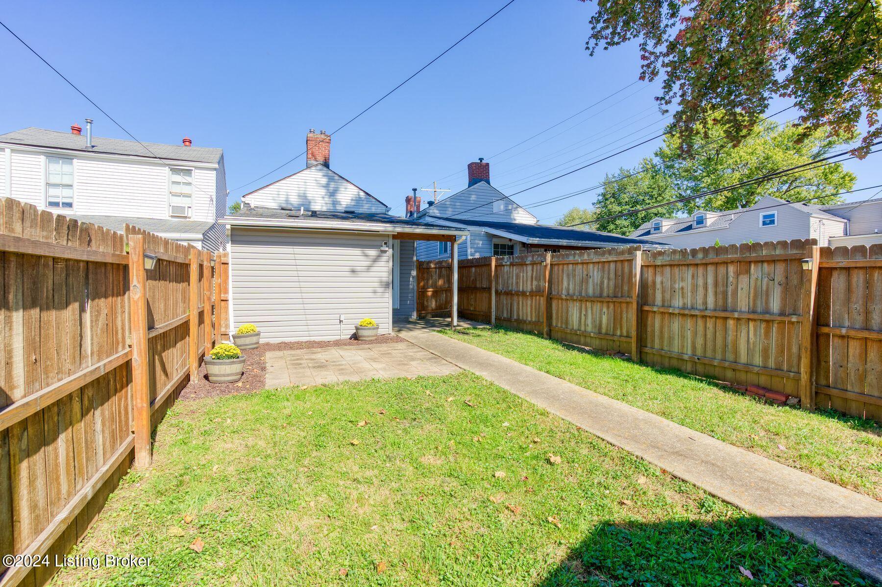 1048 Samuel St