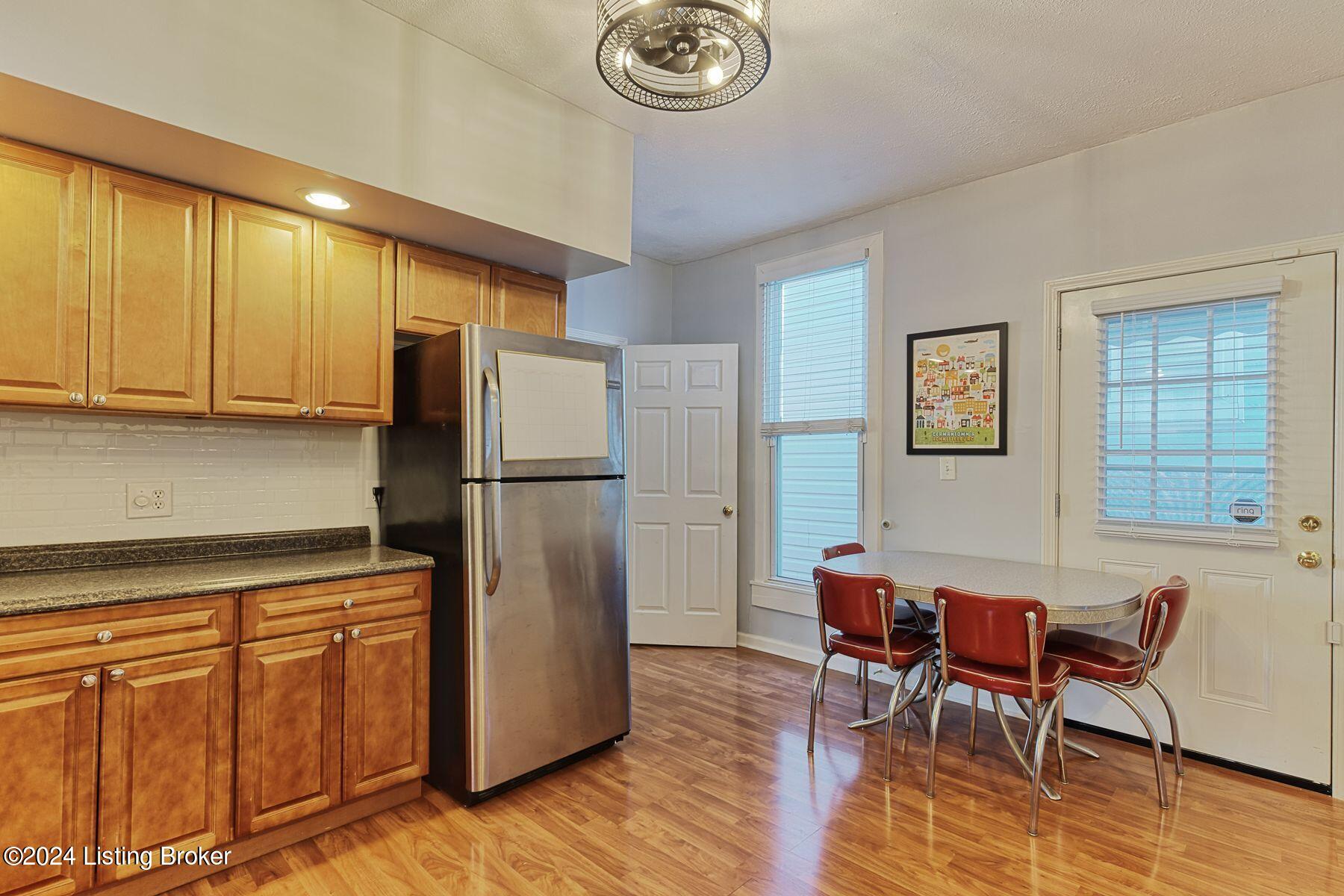 1048 Samuel St