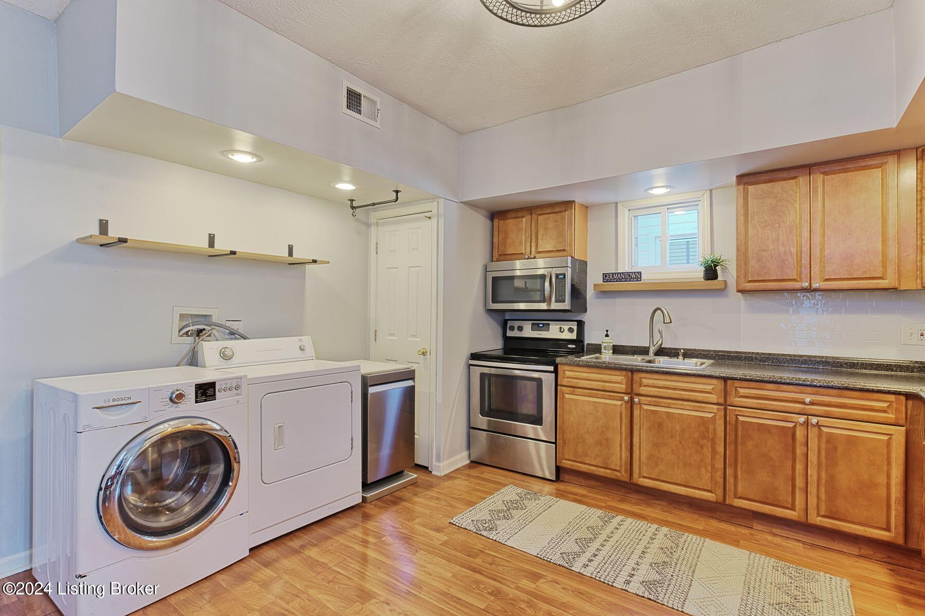 1048 Samuel St