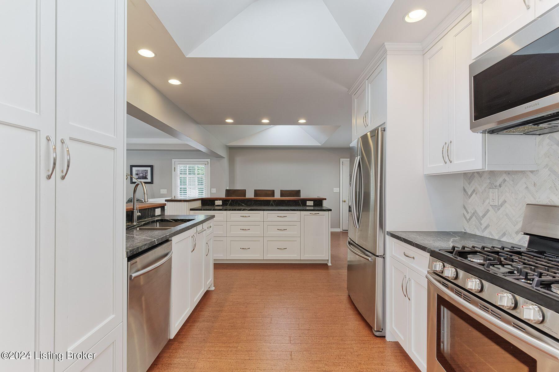 701 Shady Ln