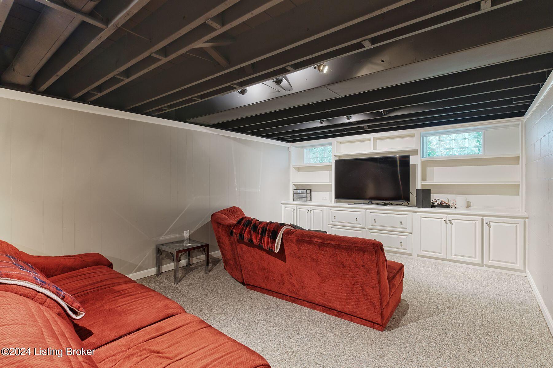 701 Shady Ln