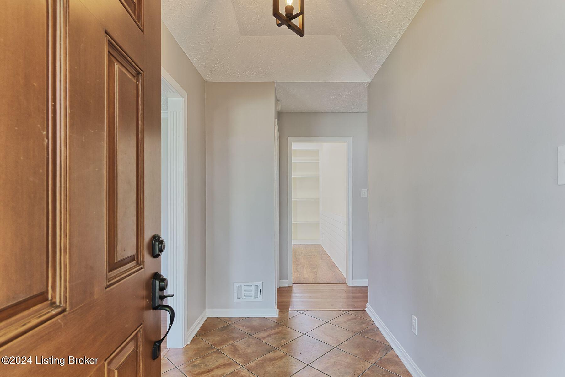 3523 Kirby Ln