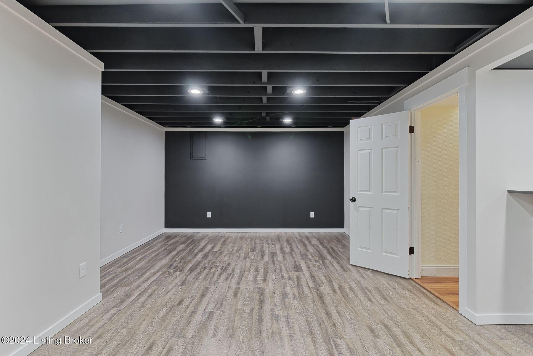 3523 Kirby Ln