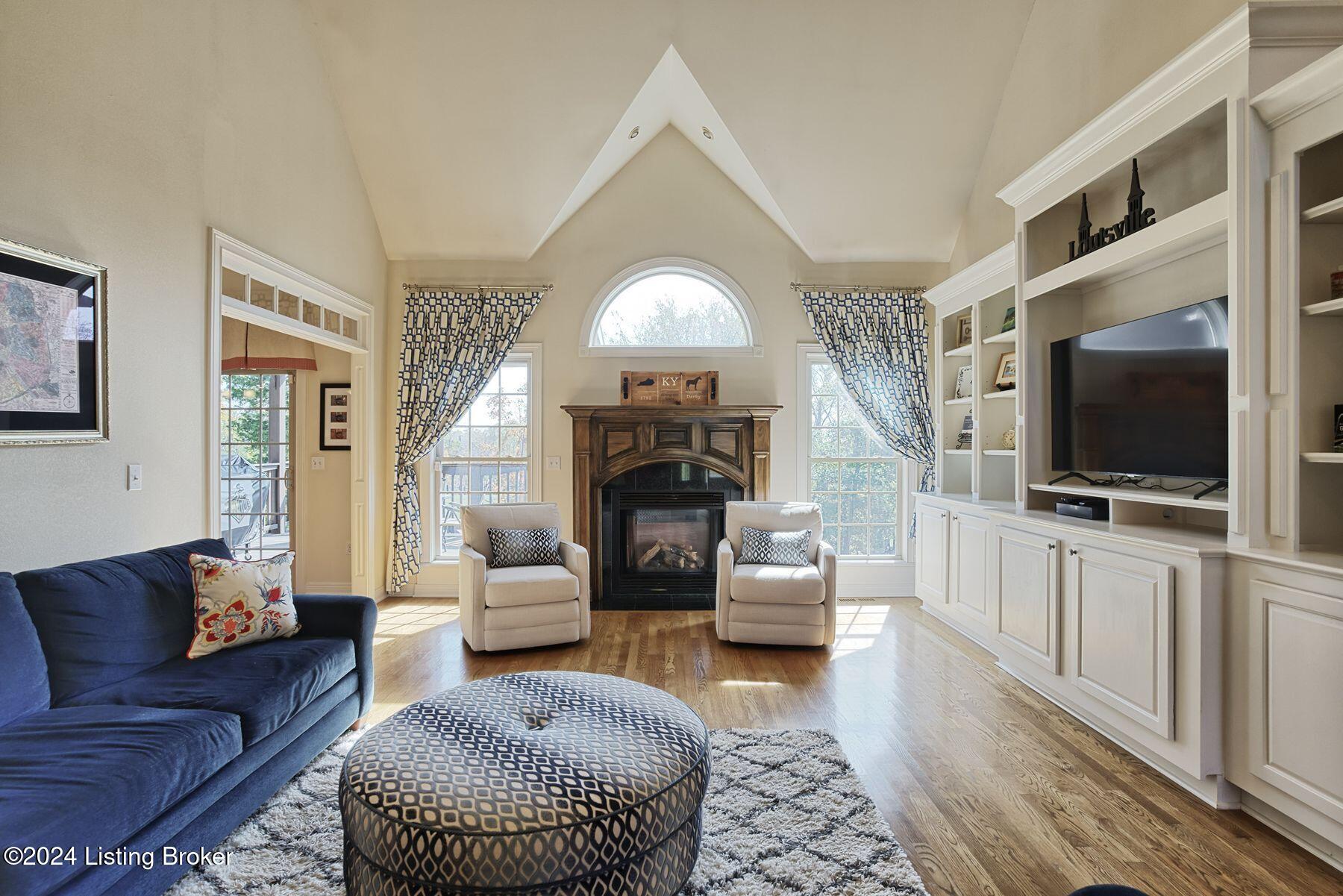 4045 Ballard Woods Dr