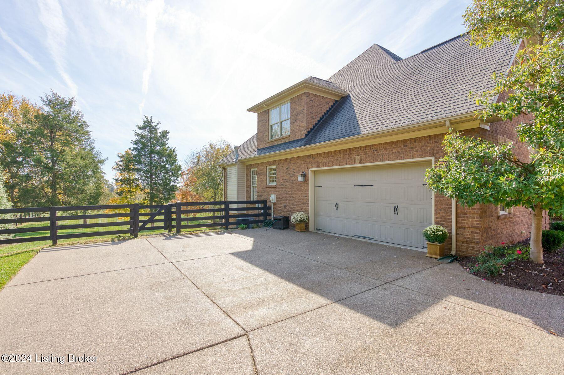 4045 Ballard Woods Dr