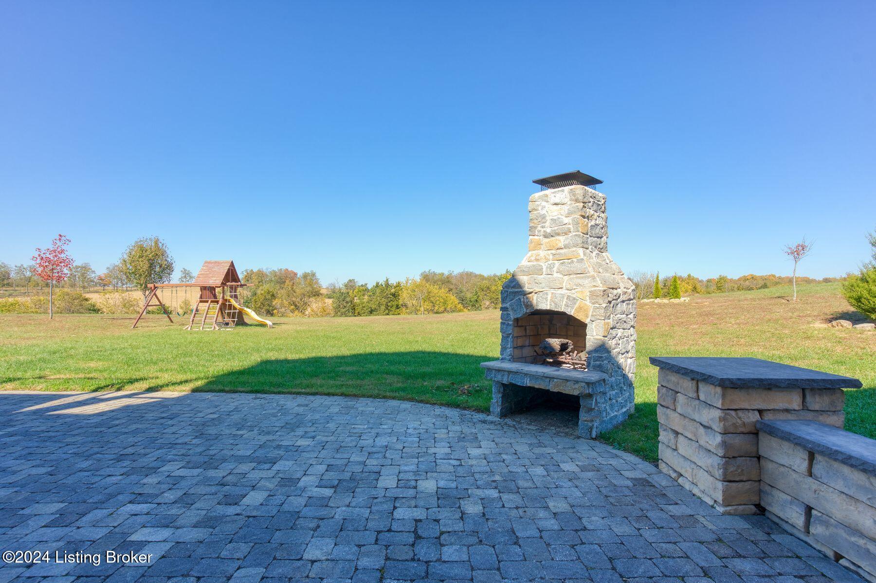 3698 Veechdale Rd