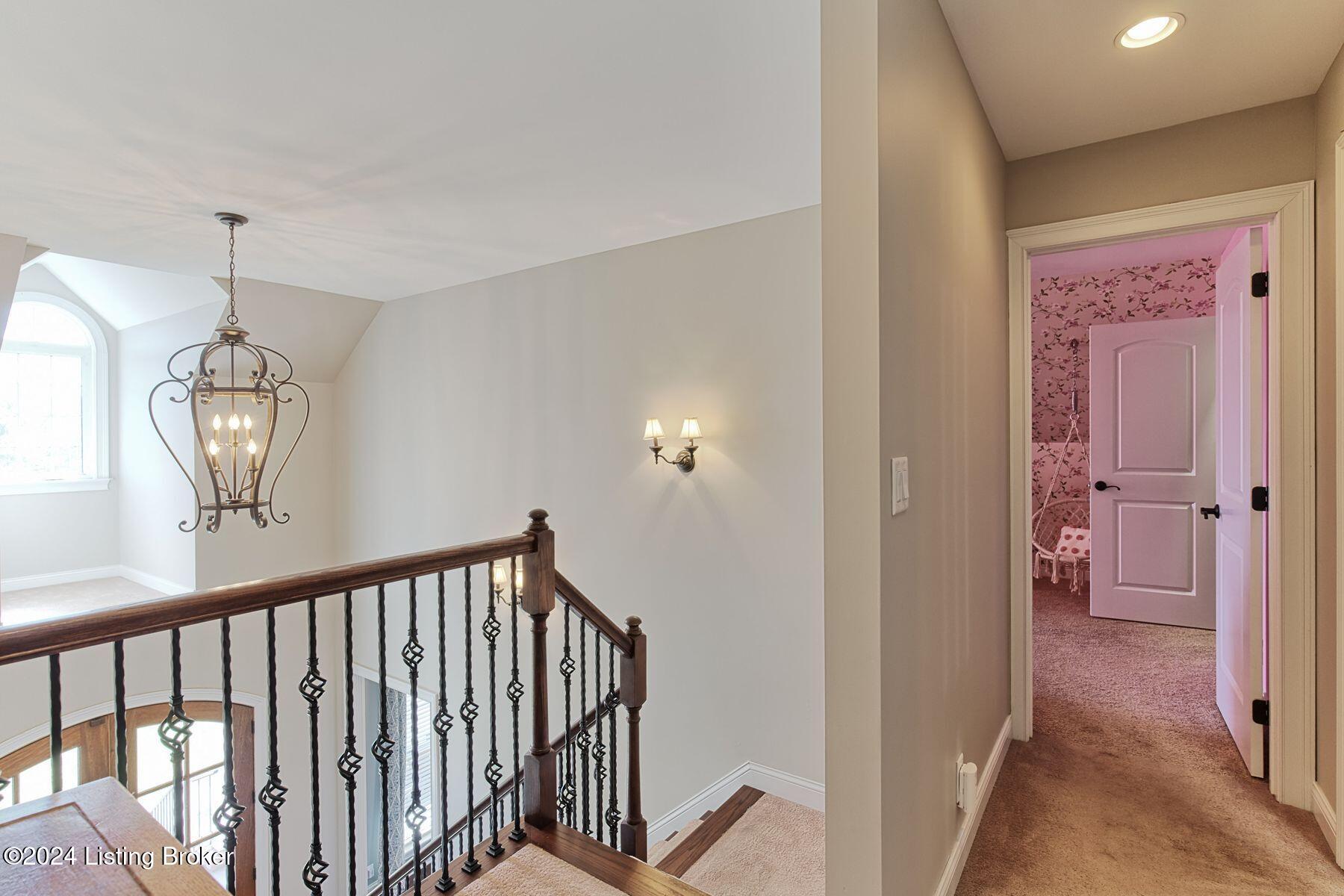 3698 Veechdale Rd