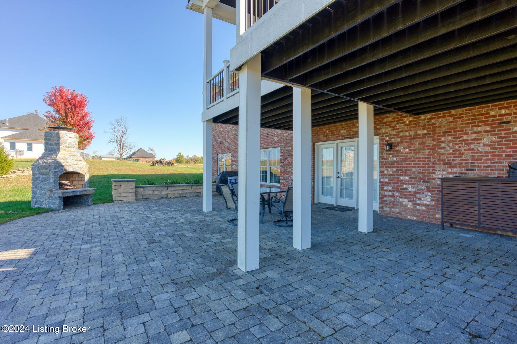 3698 Veechdale Rd