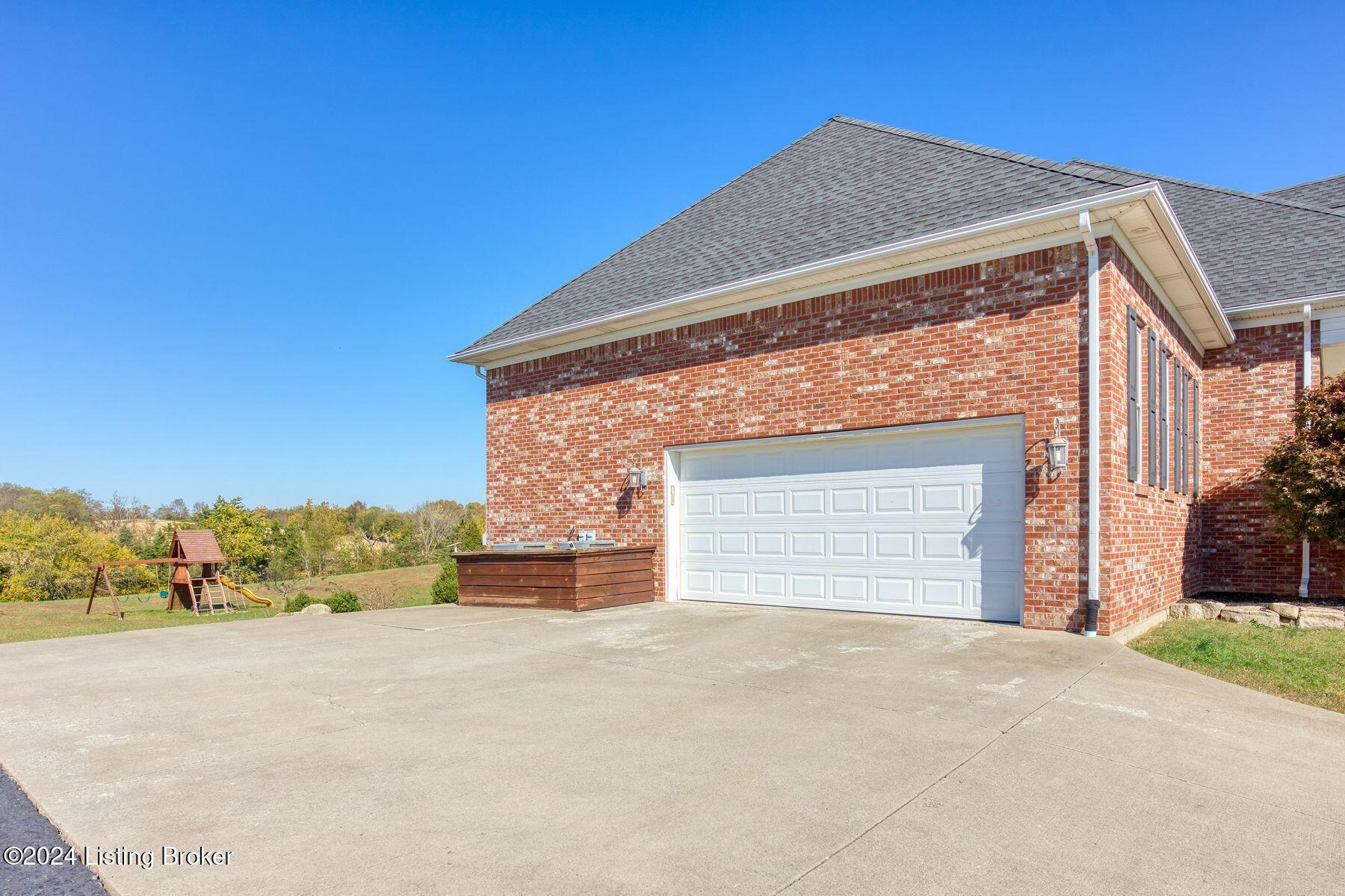 3698 Veechdale Rd