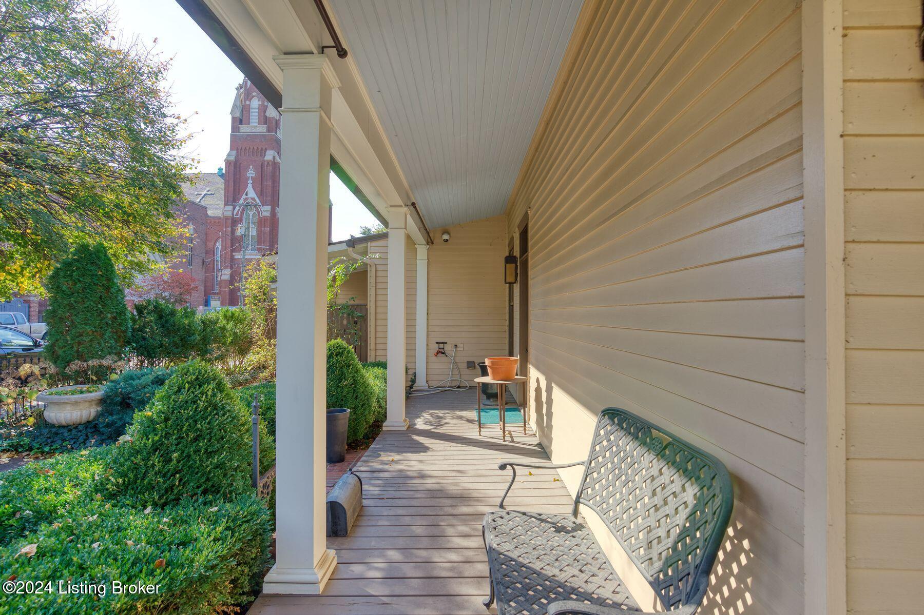 128 Adams St
