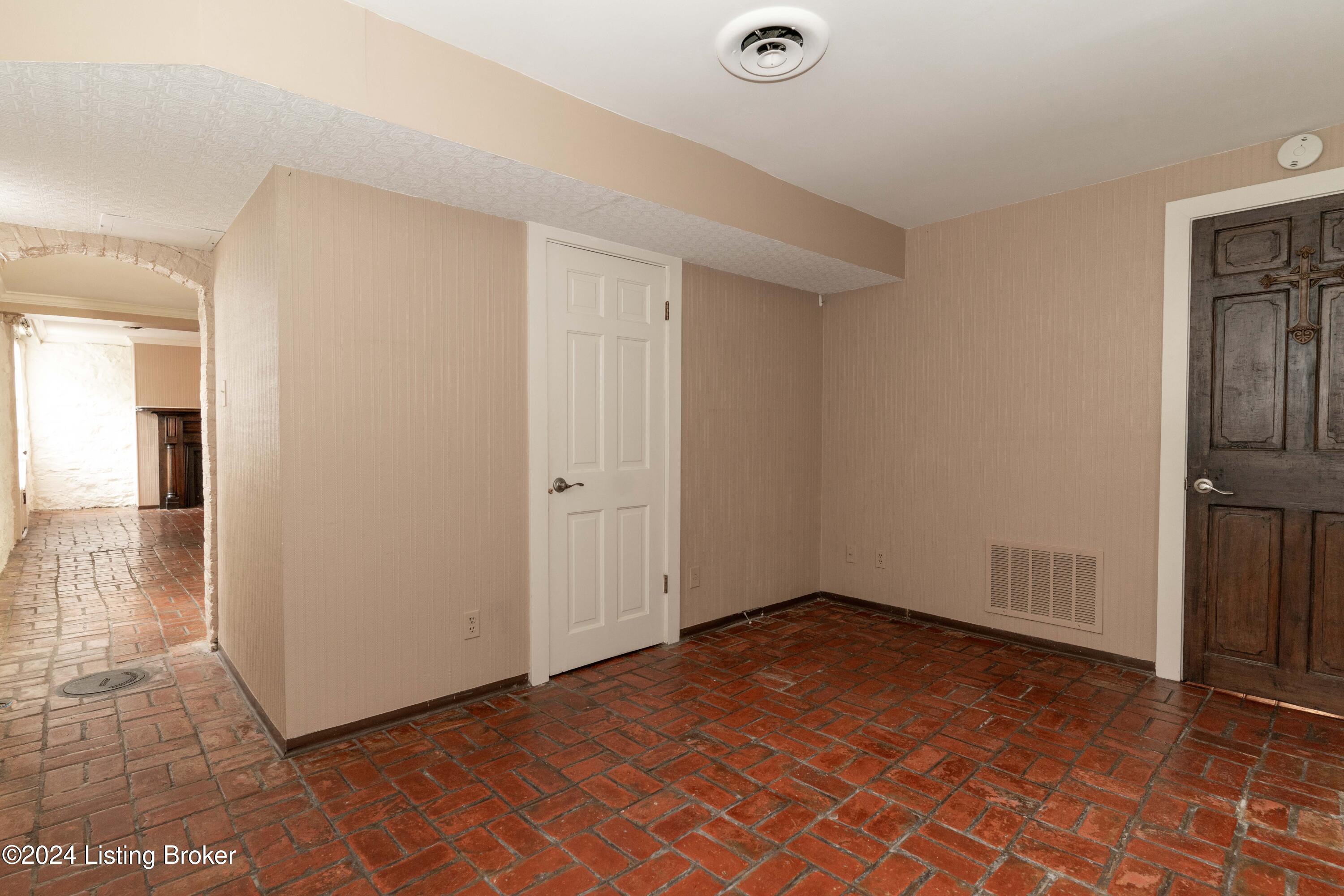 1432 Saint James Ct