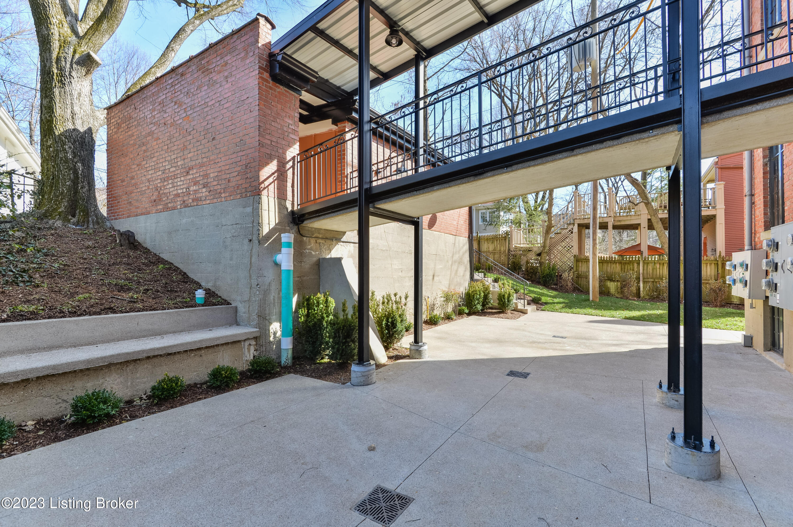 1411 Willow Ave, 1