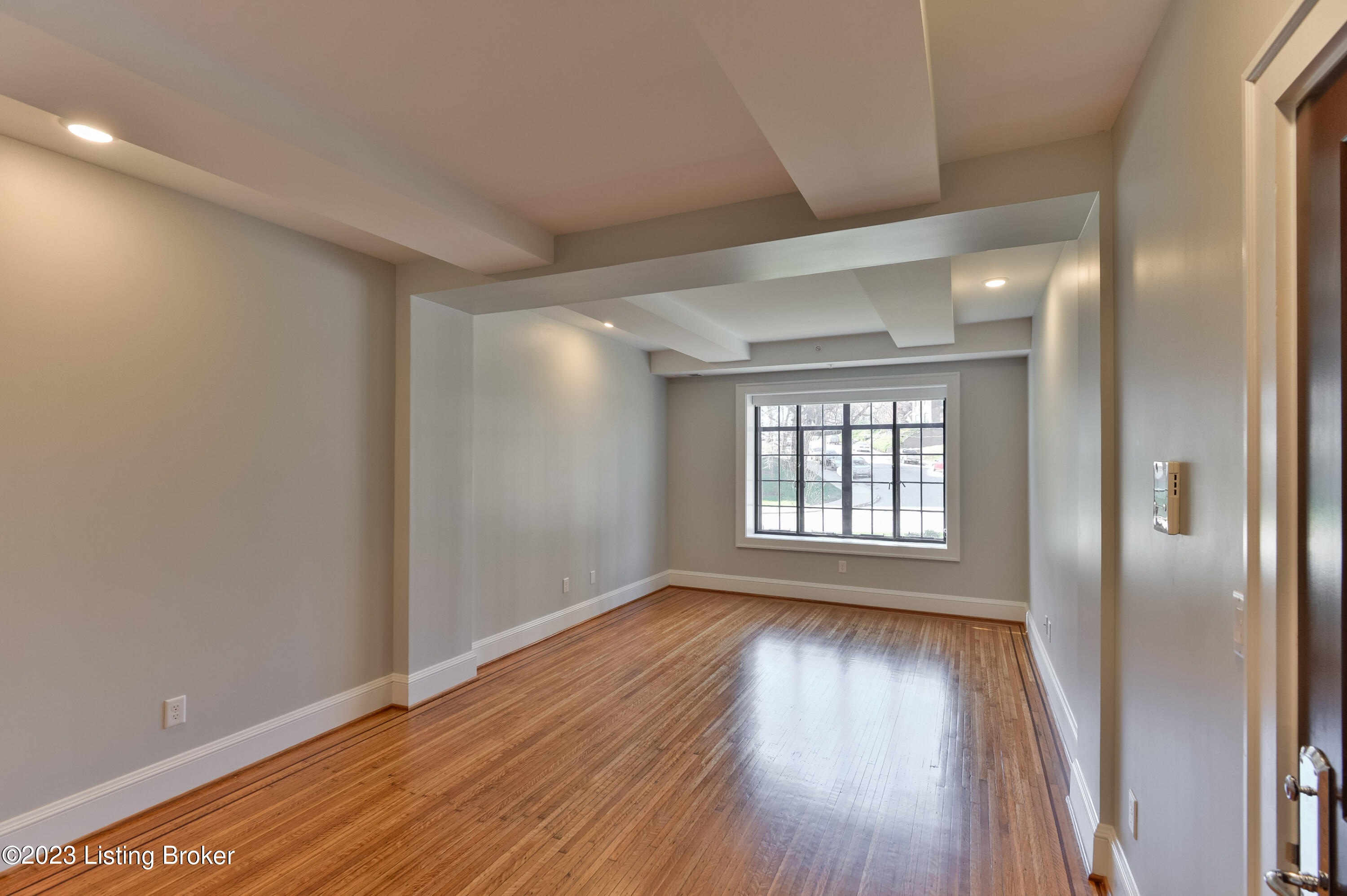 1411 Willow Ave, 1