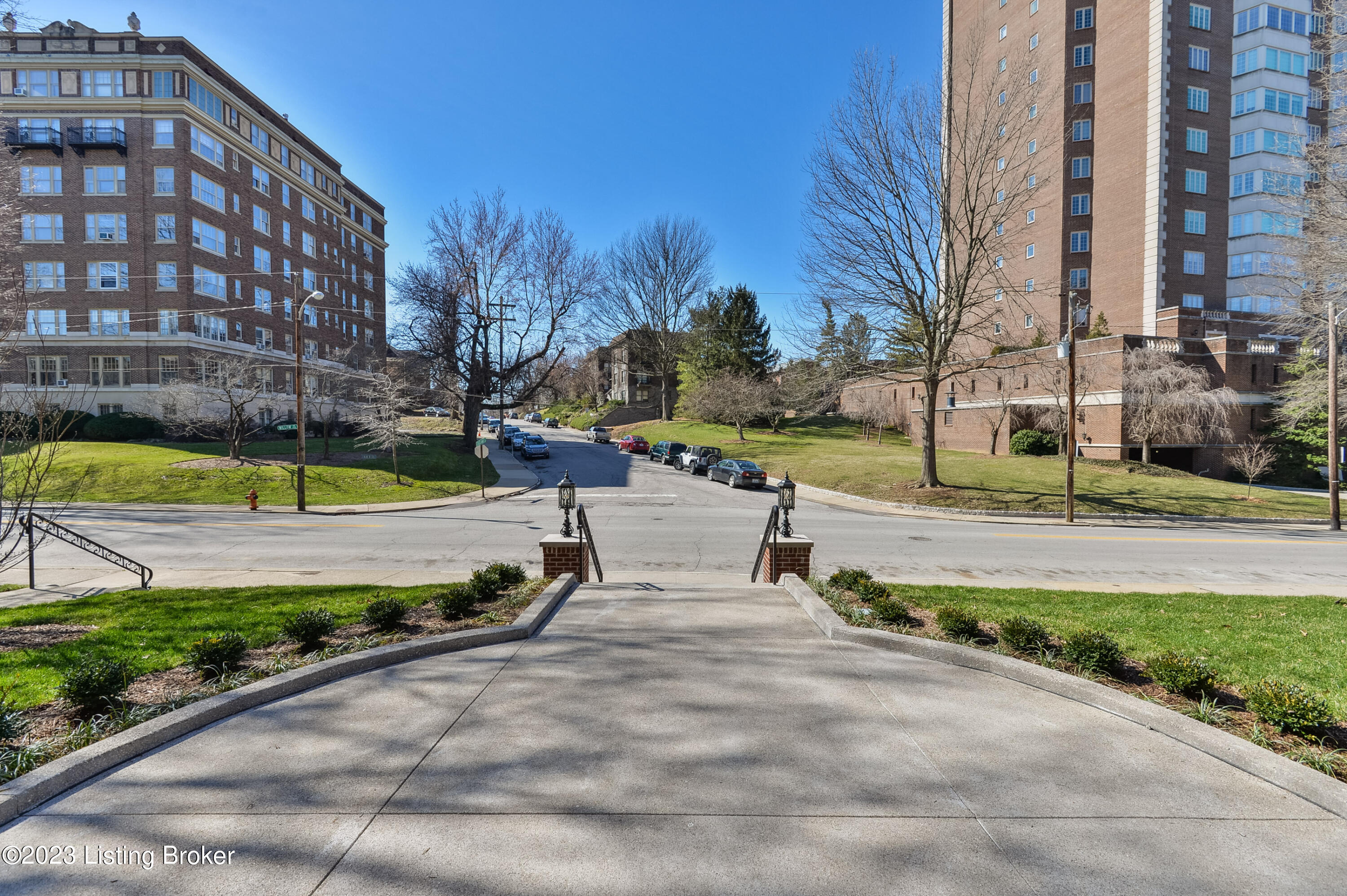1411 Willow Ave, 1