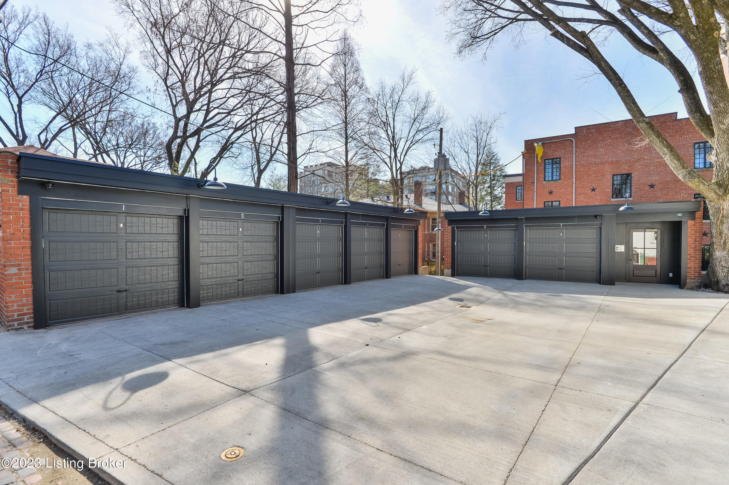 1411 Willow Ave, 1