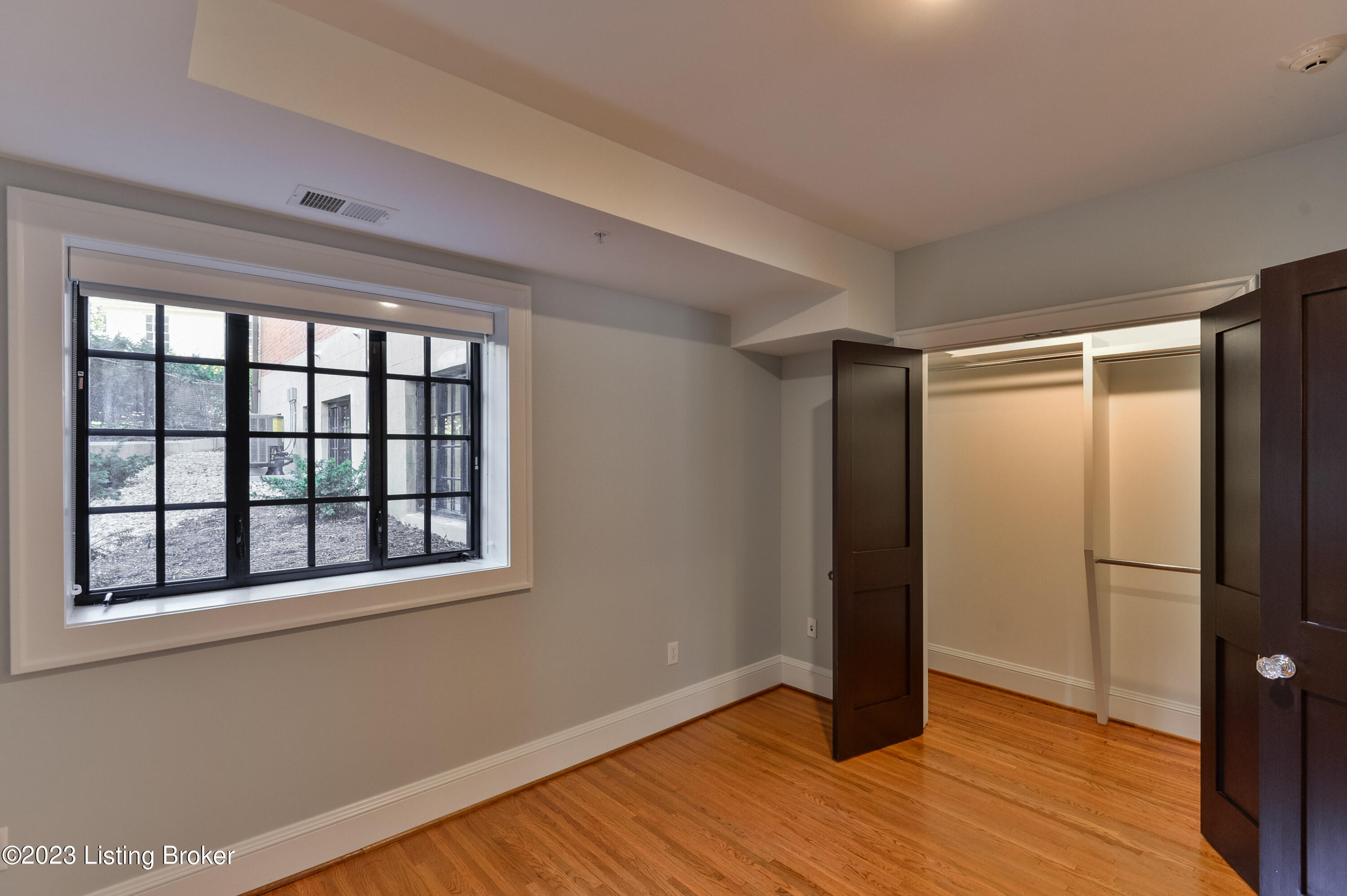 1411 Willow Ave, 1