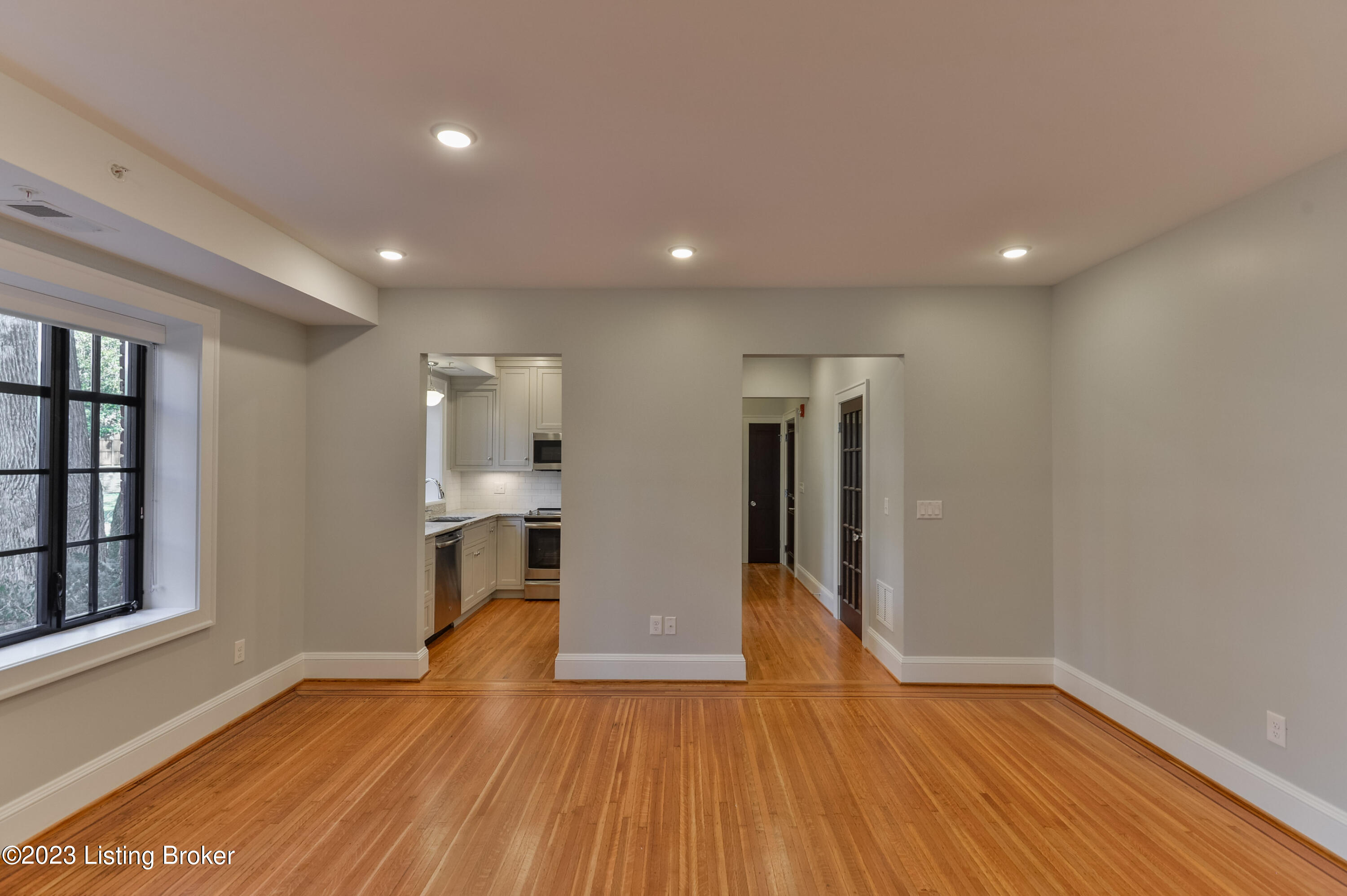 1411 Willow Ave, 1