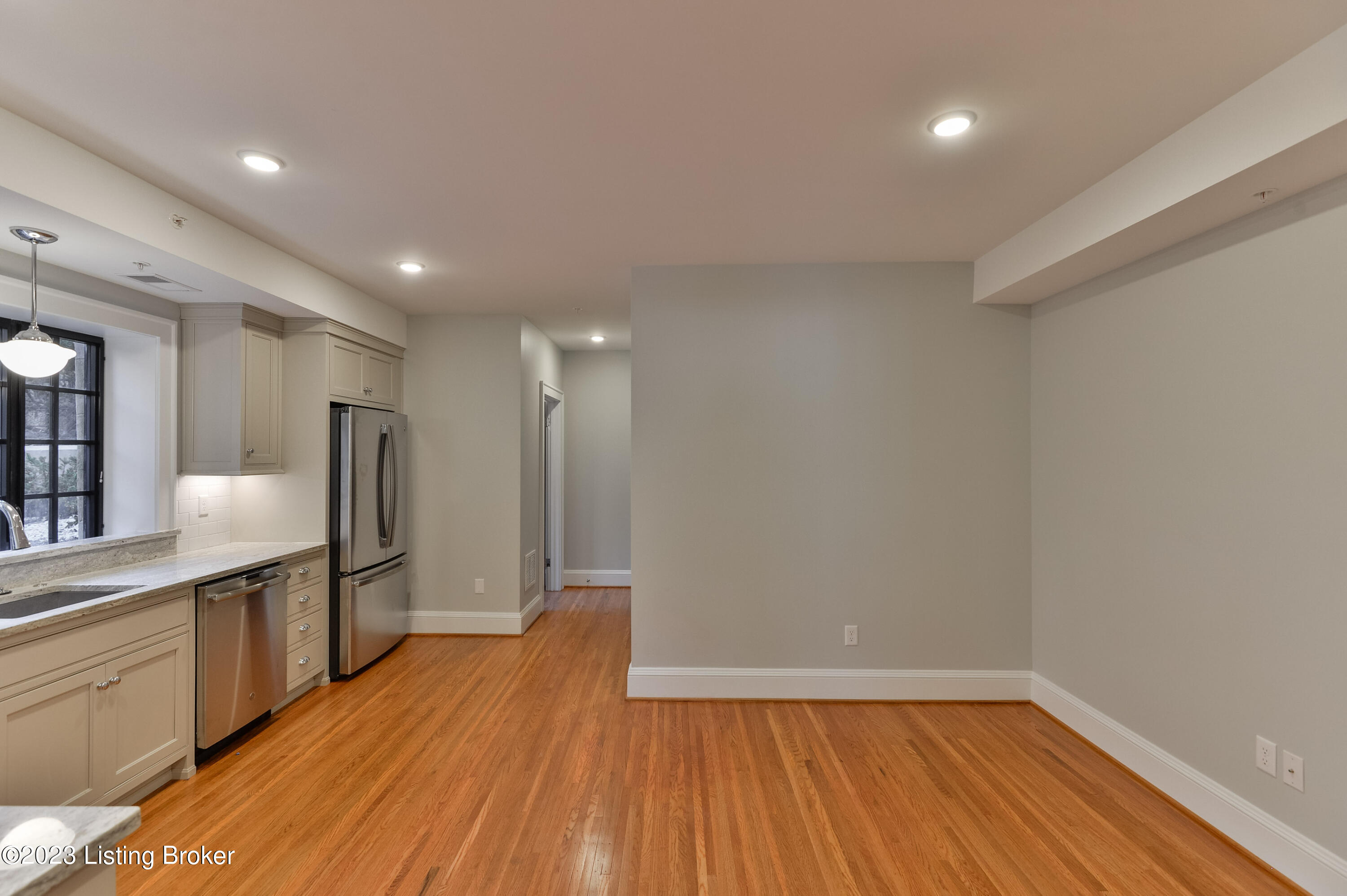 1411 Willow Ave, 1