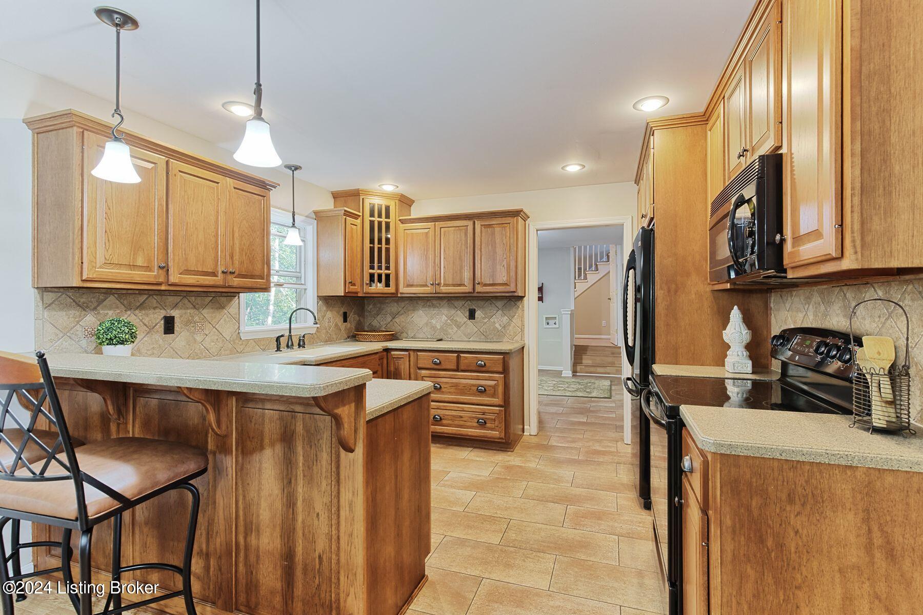 6817 Stone Hill Rd