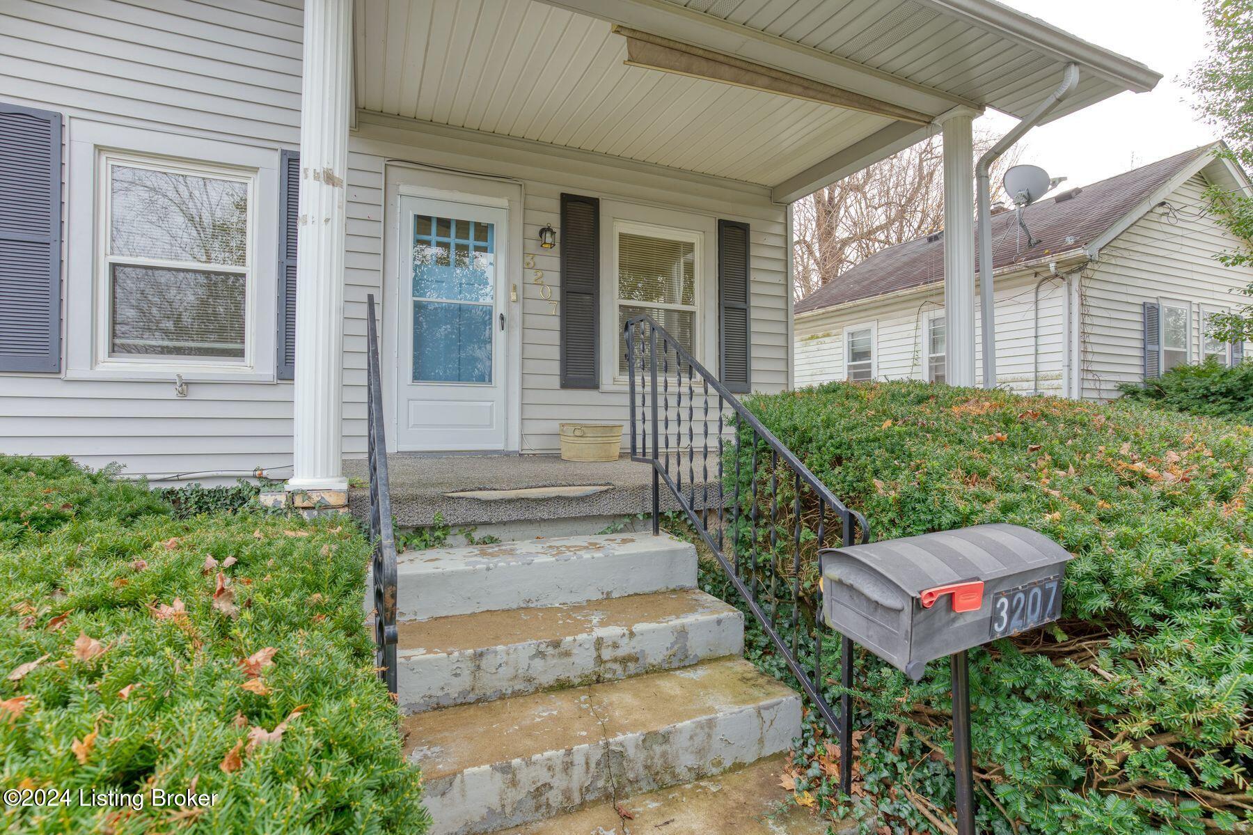 3207 Maple Rd