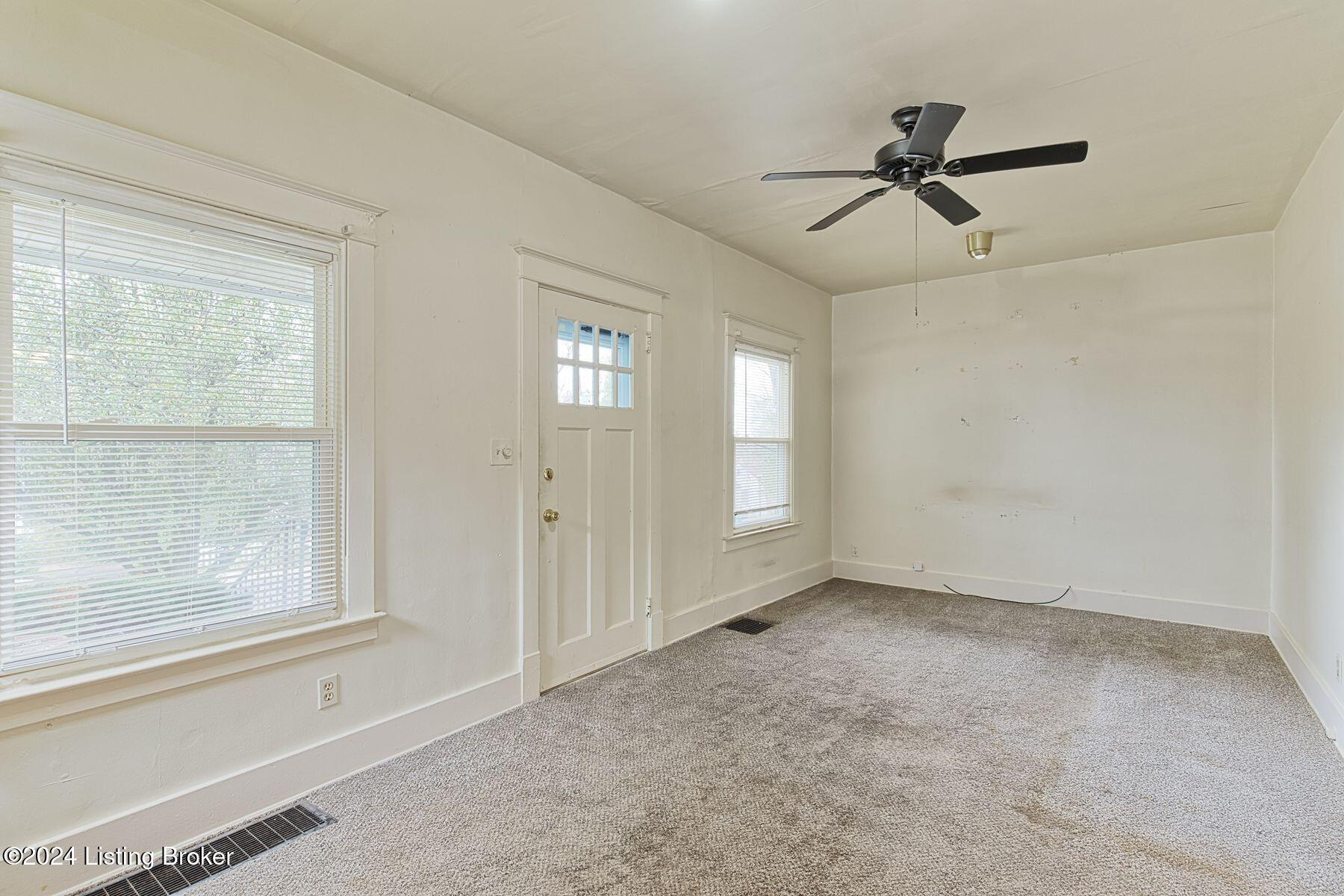3207 Maple Rd