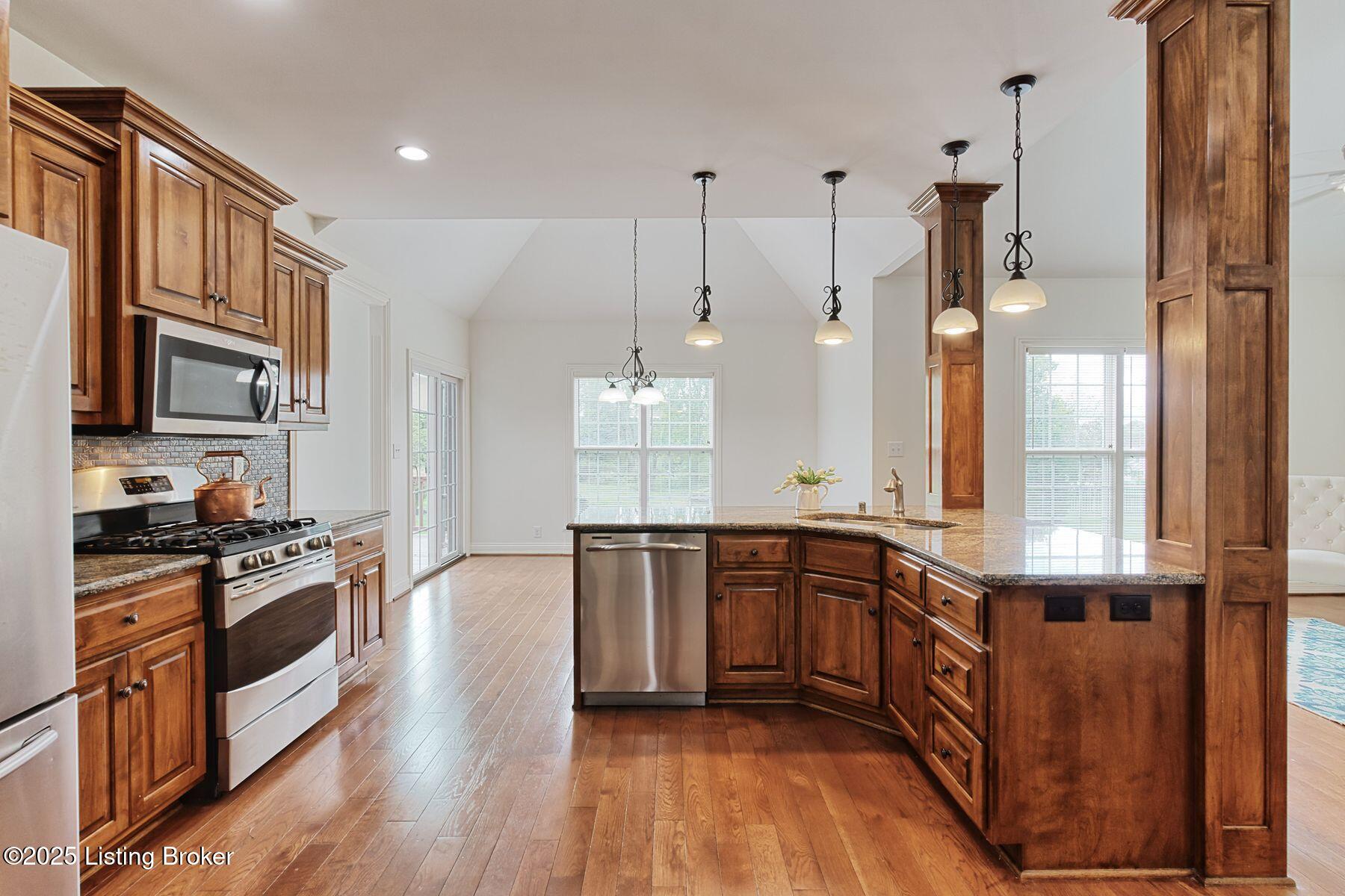 13303 Hampton Cir