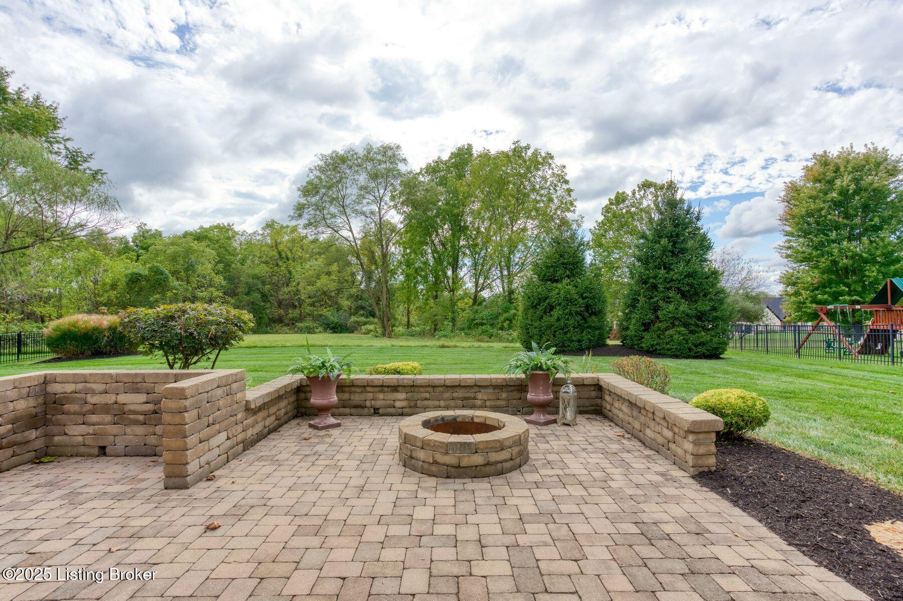 13303 Hampton Cir