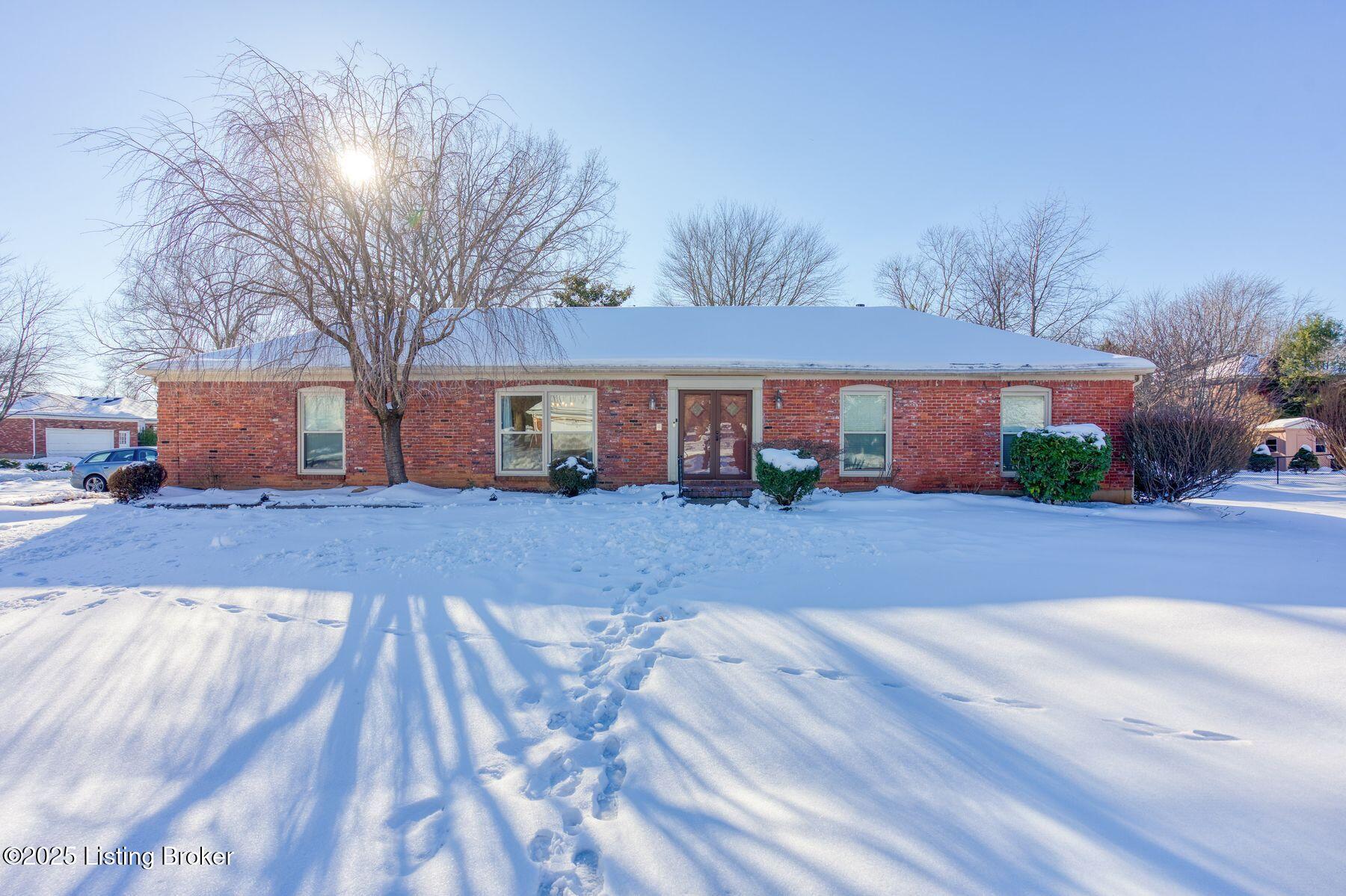 320 Brentford Ct