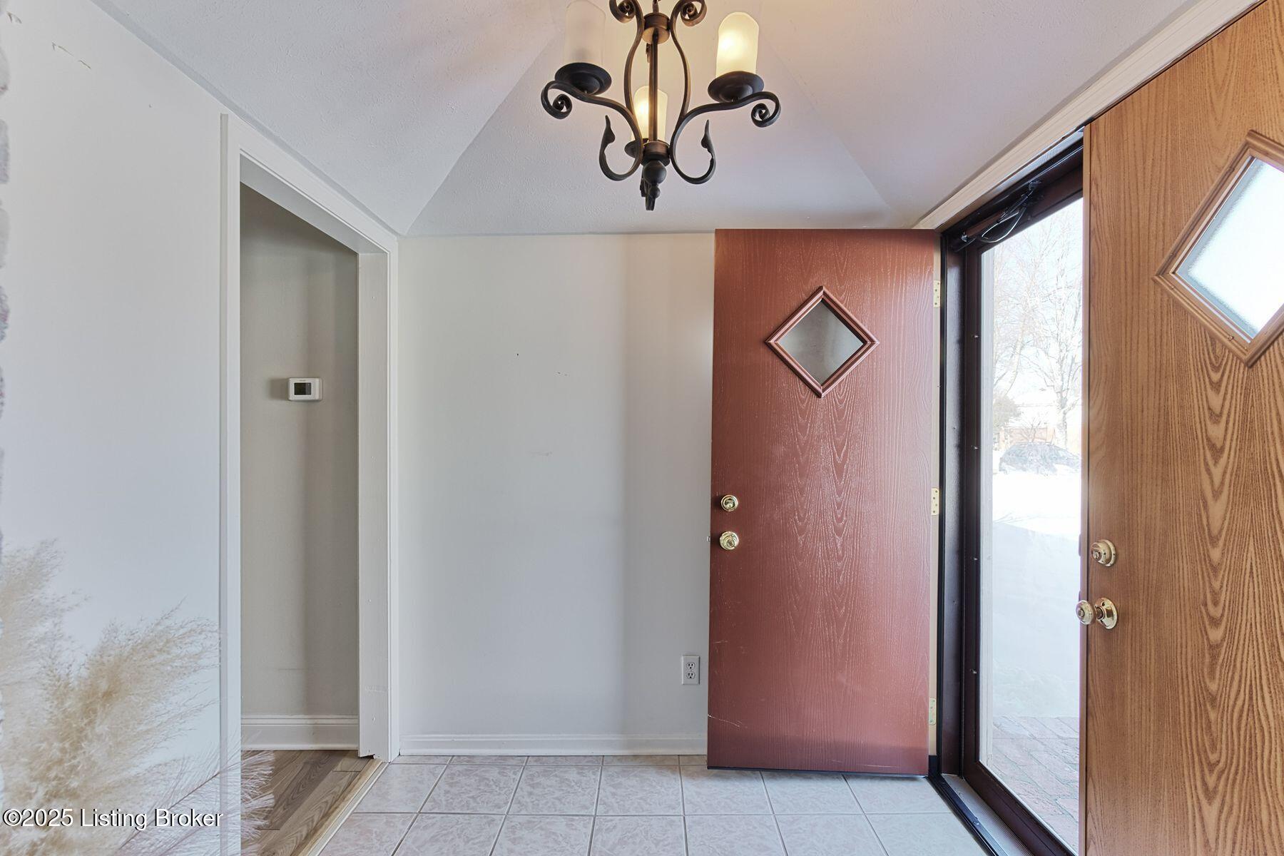 320 Brentford Ct