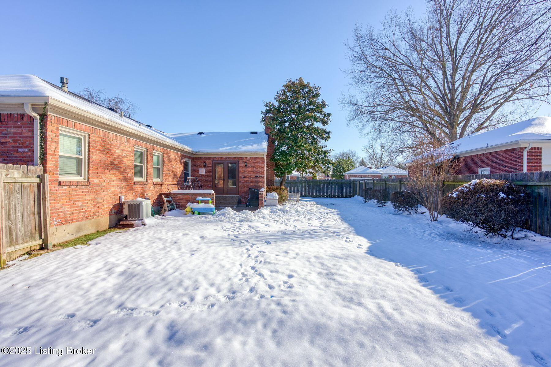 320 Brentford Ct