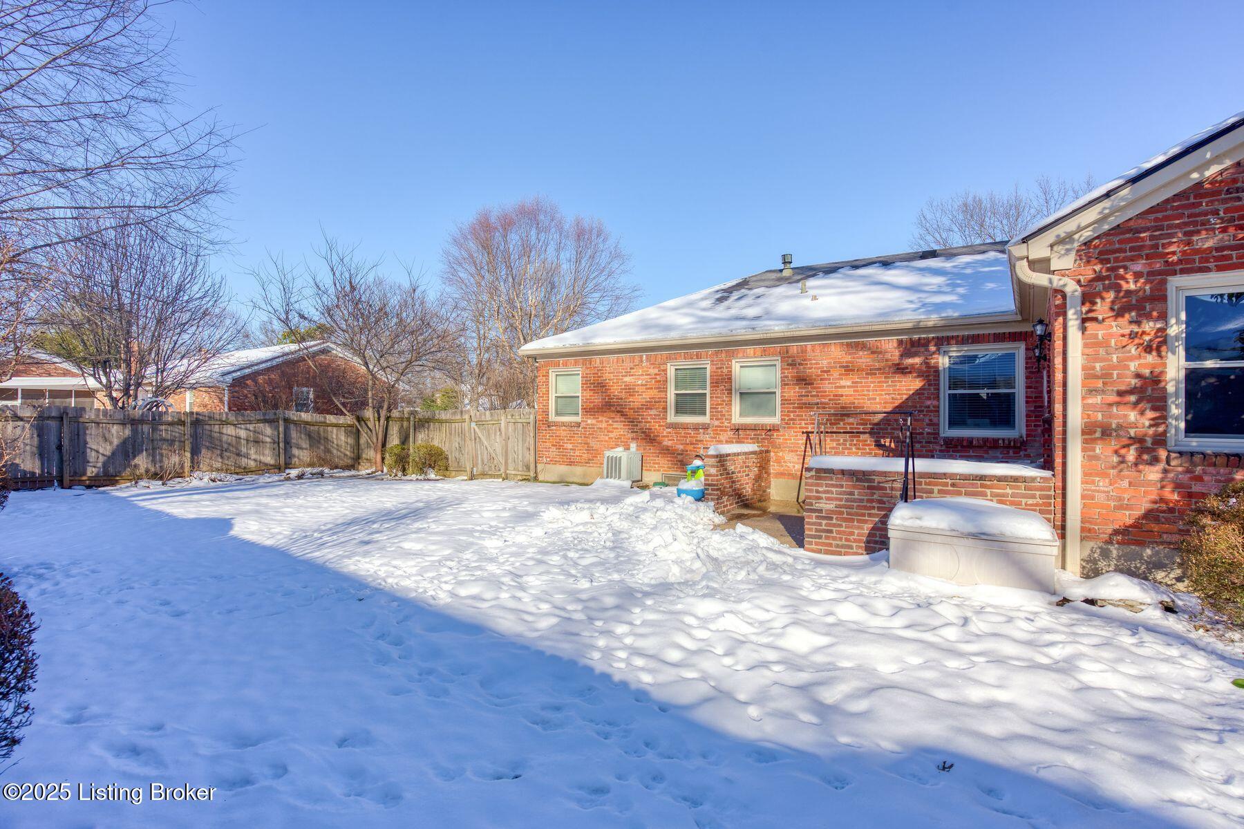 320 Brentford Ct