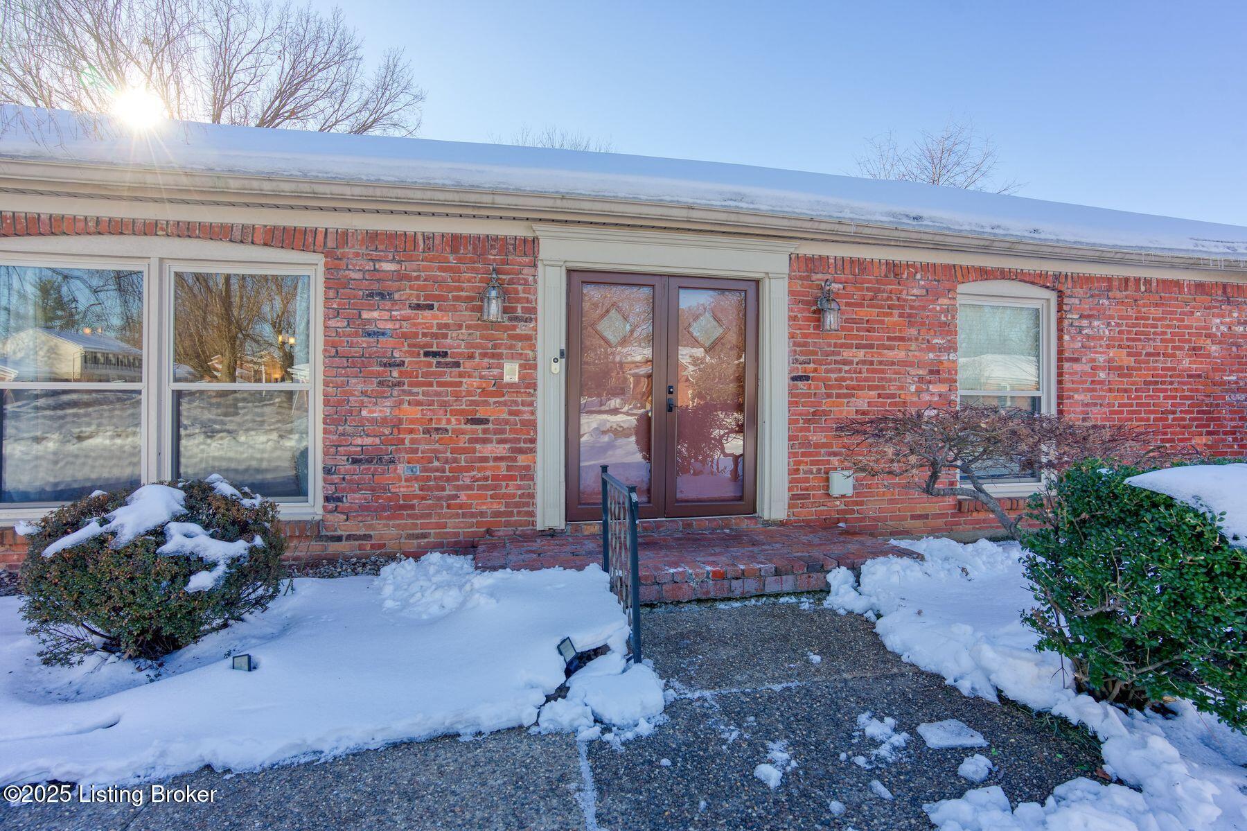 320 Brentford Ct