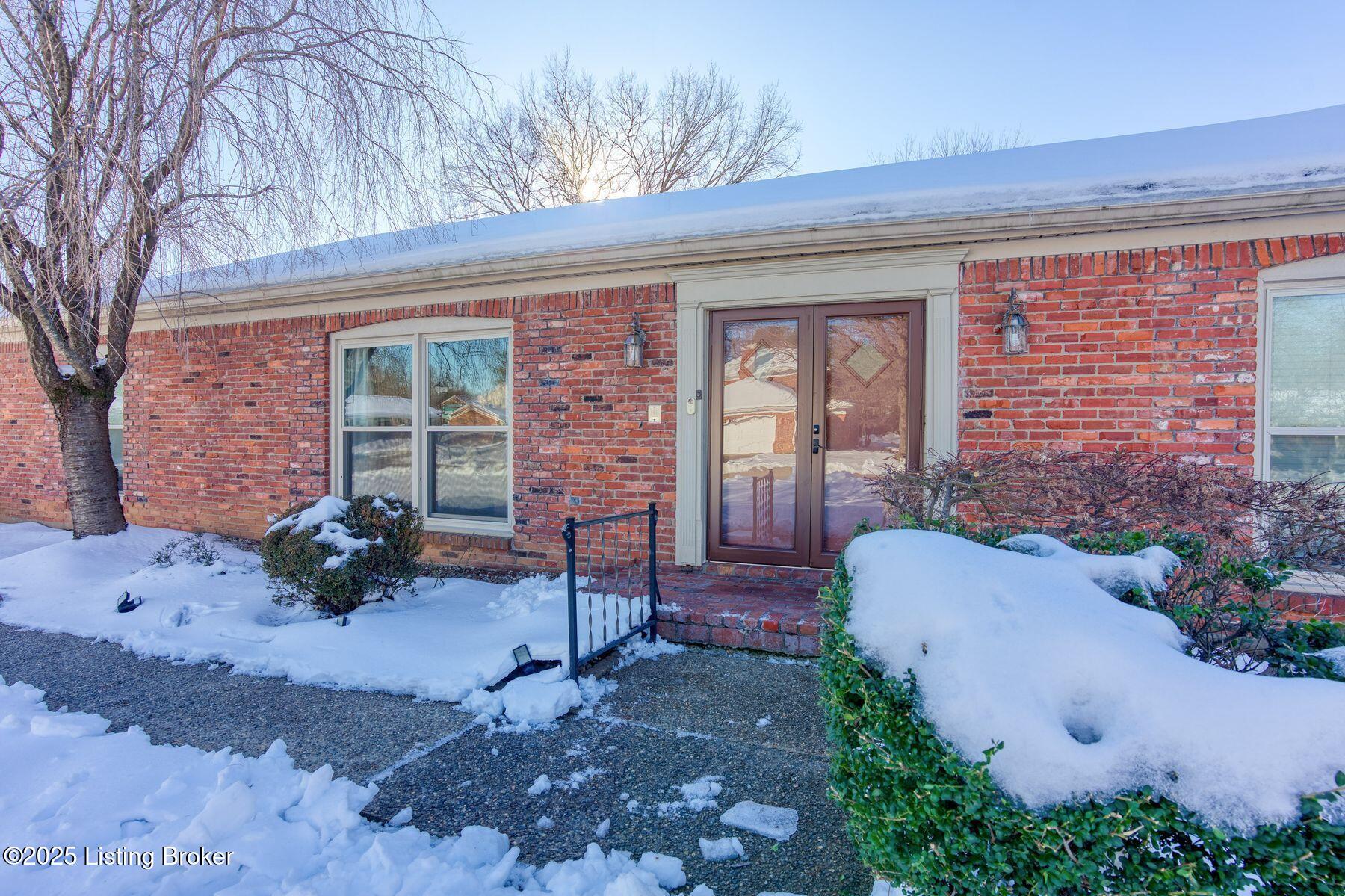 320 Brentford Ct