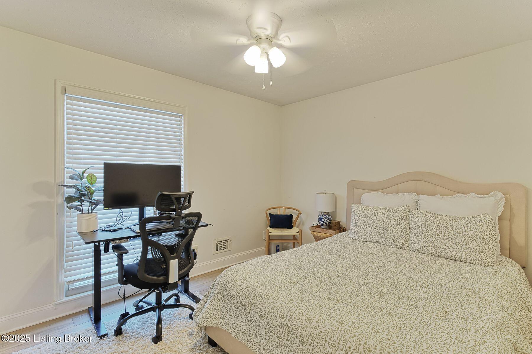 320 Brentford Ct