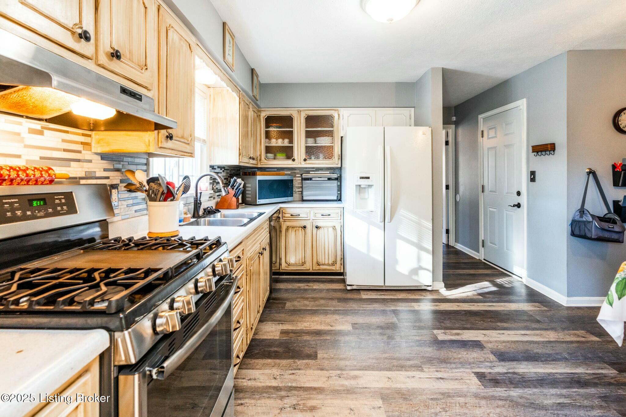2600 Colonel Dr