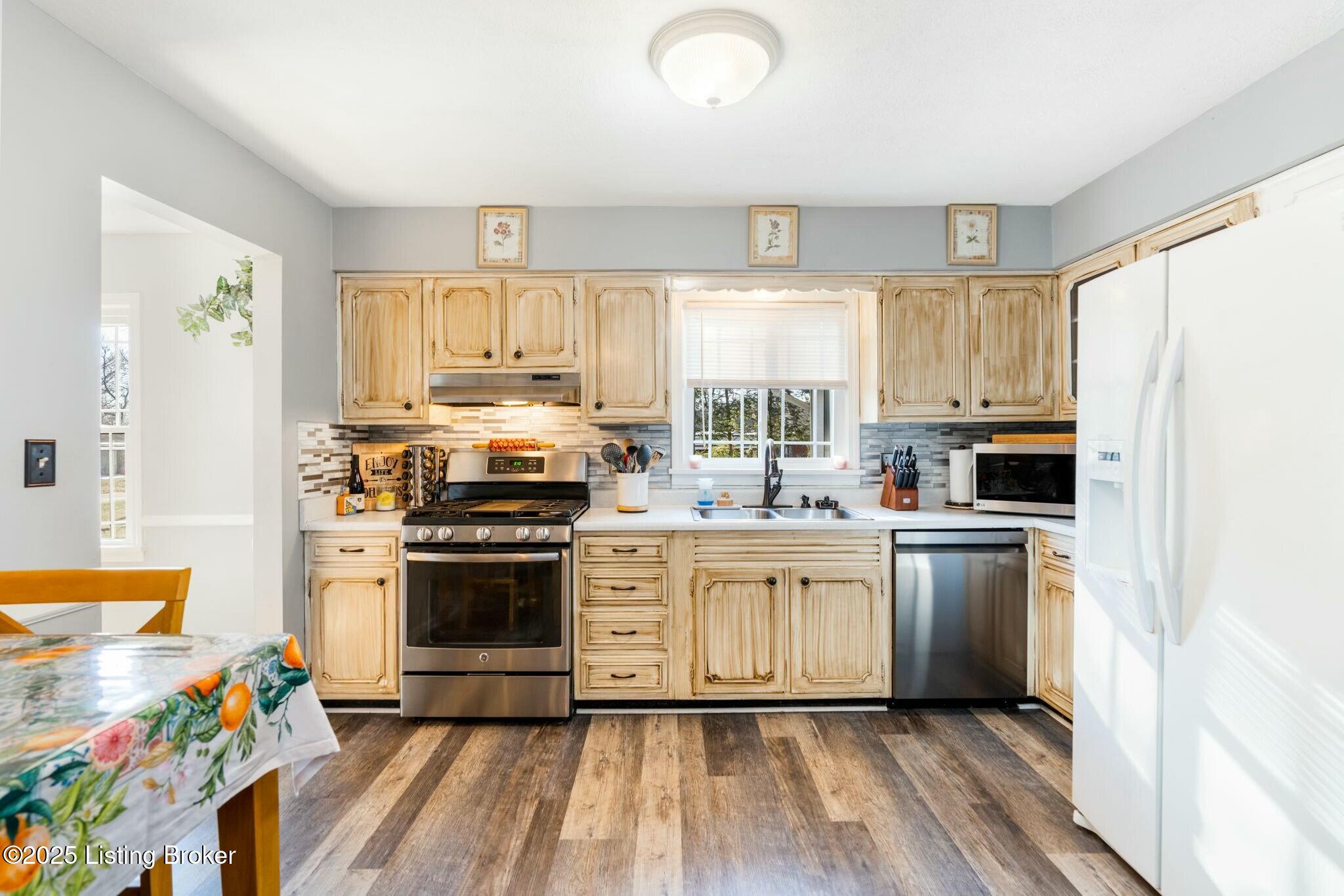 2600 Colonel Dr