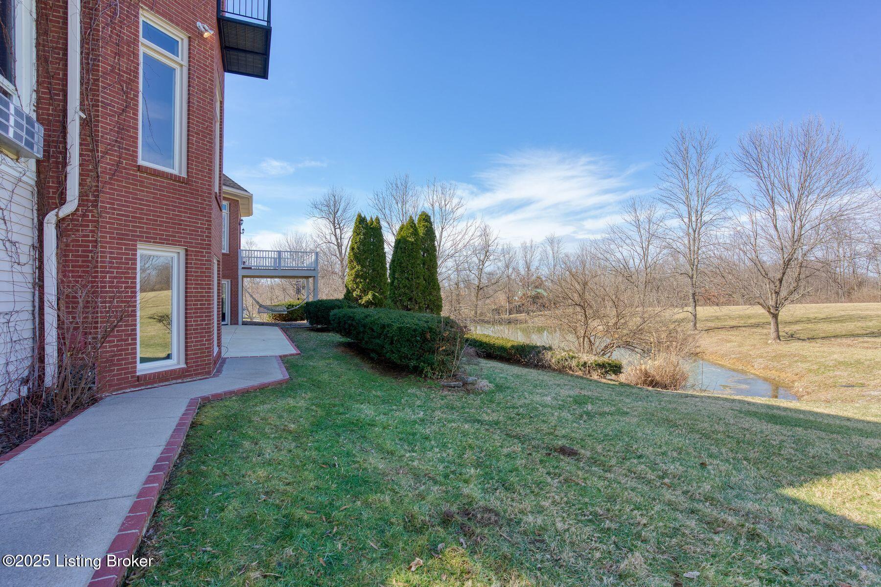 1016 Majestic Oaks Way