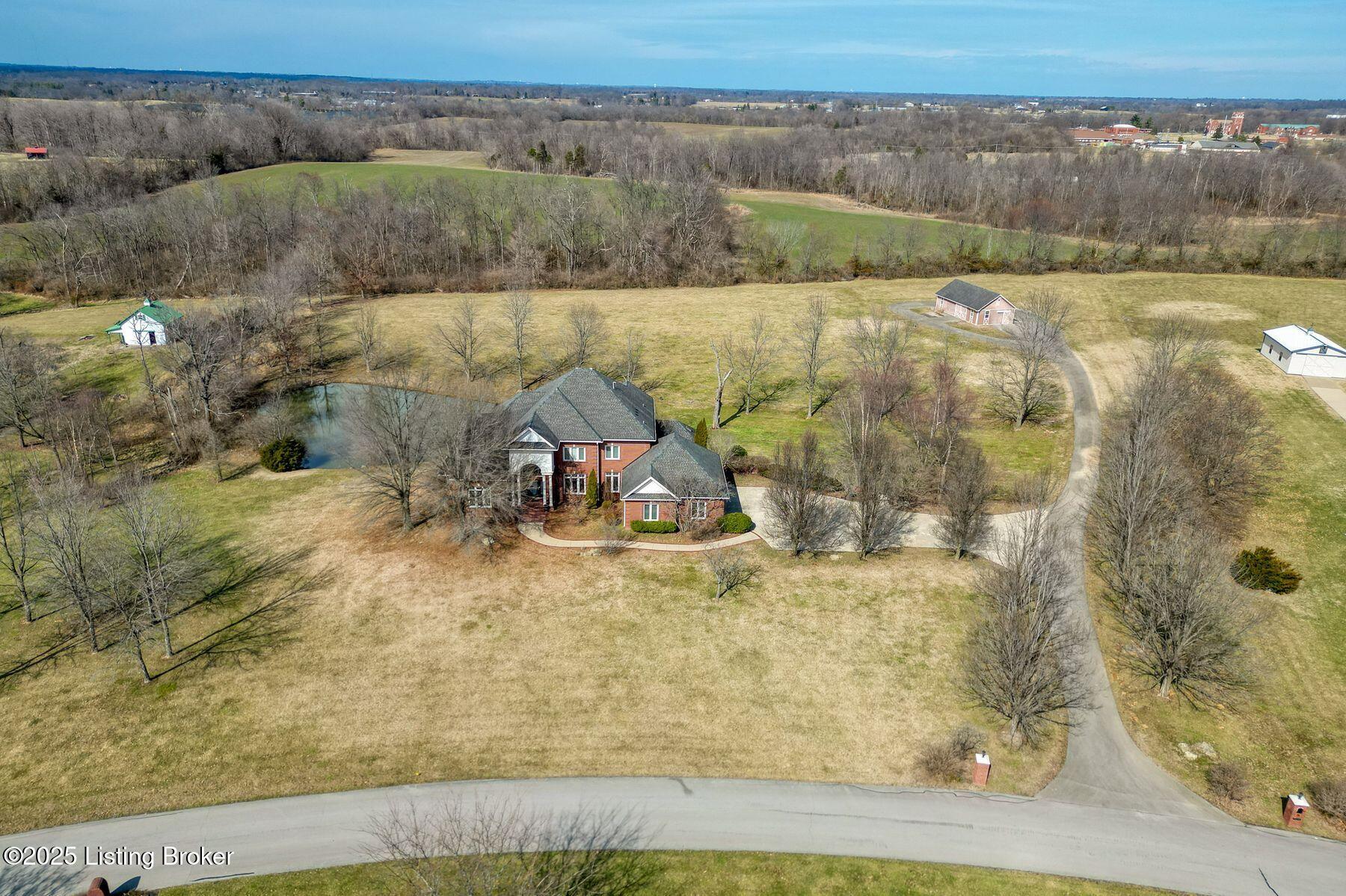 1016 Majestic Oaks Way