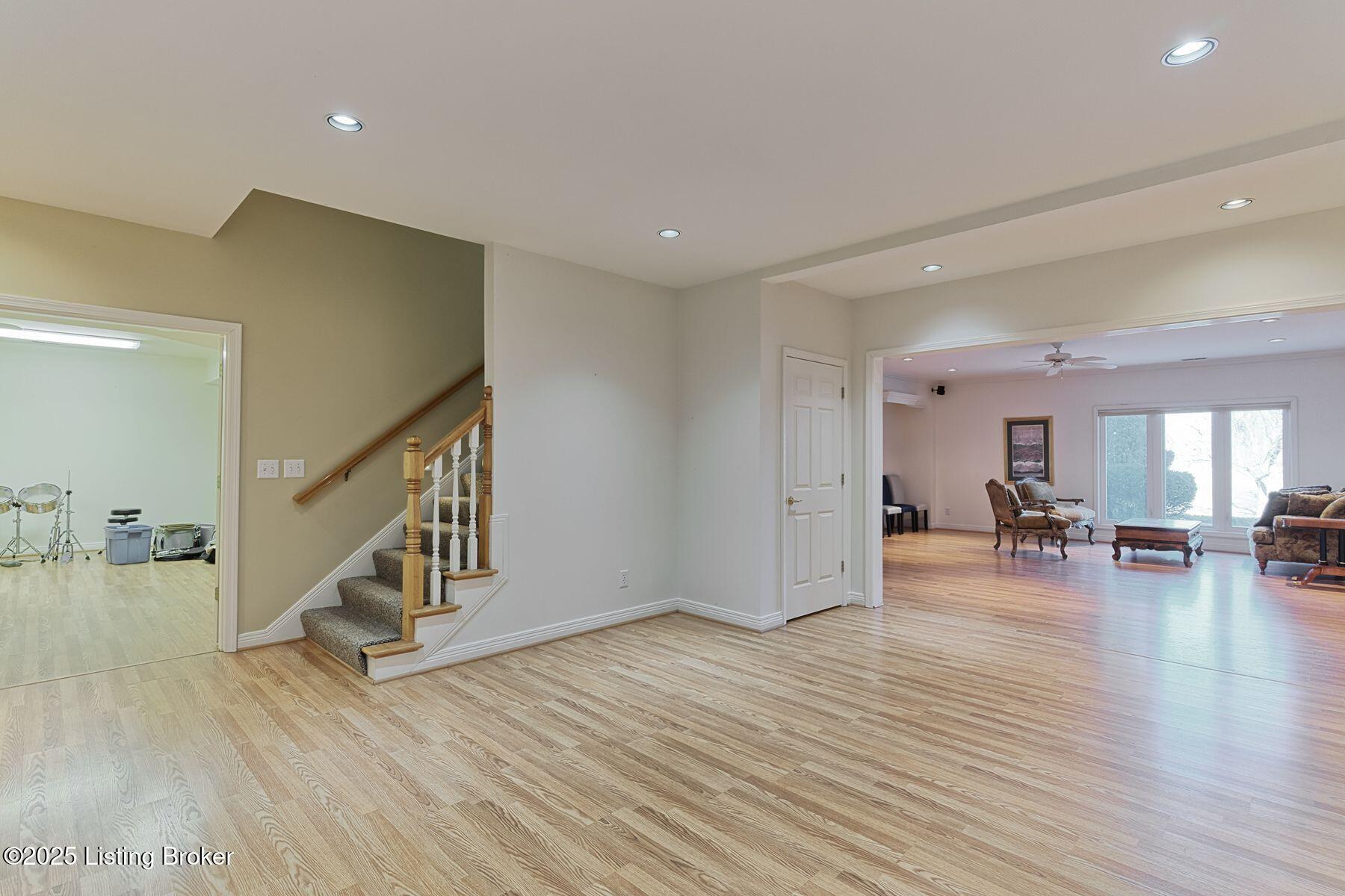 1016 Majestic Oaks Way