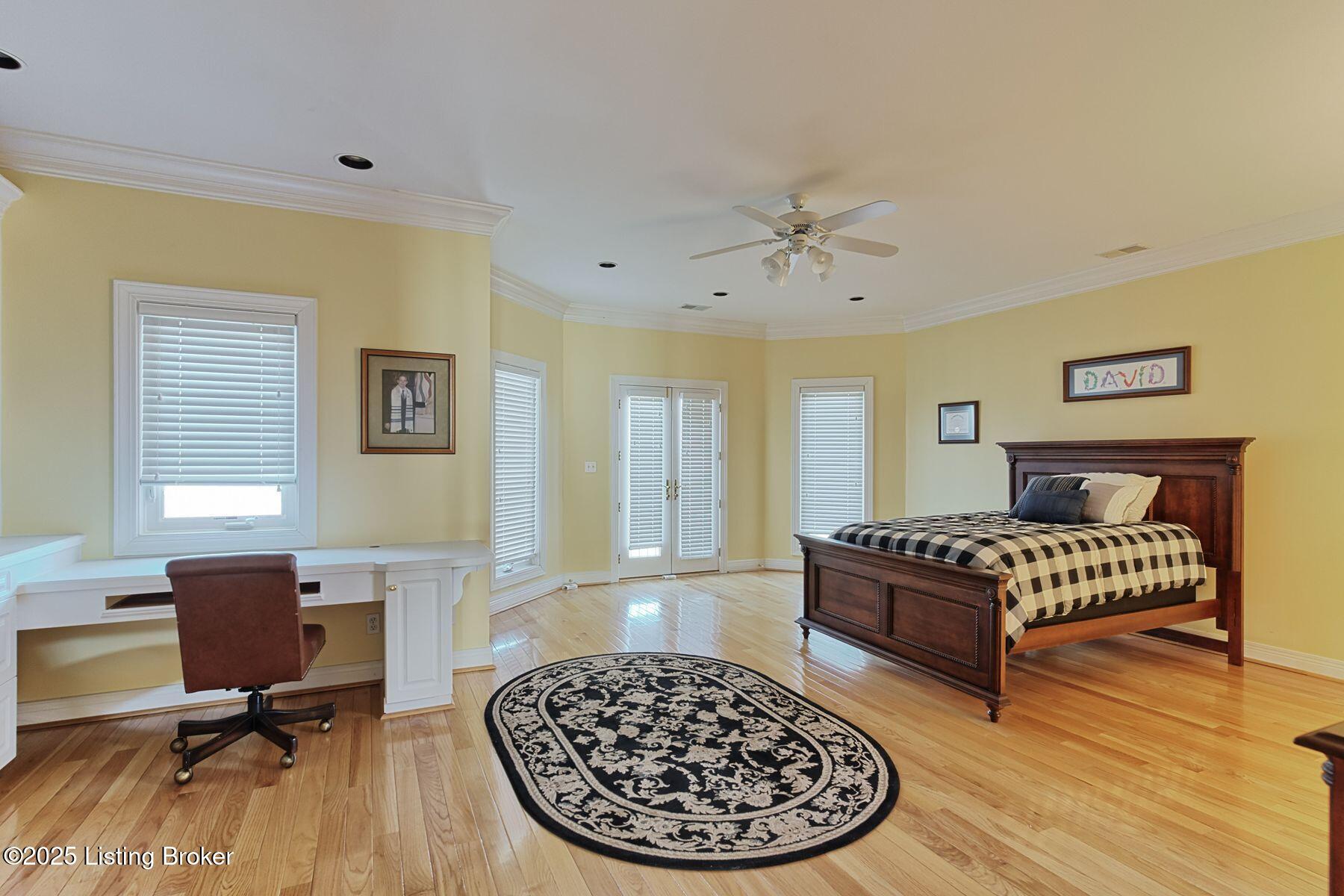 1016 Majestic Oaks Way