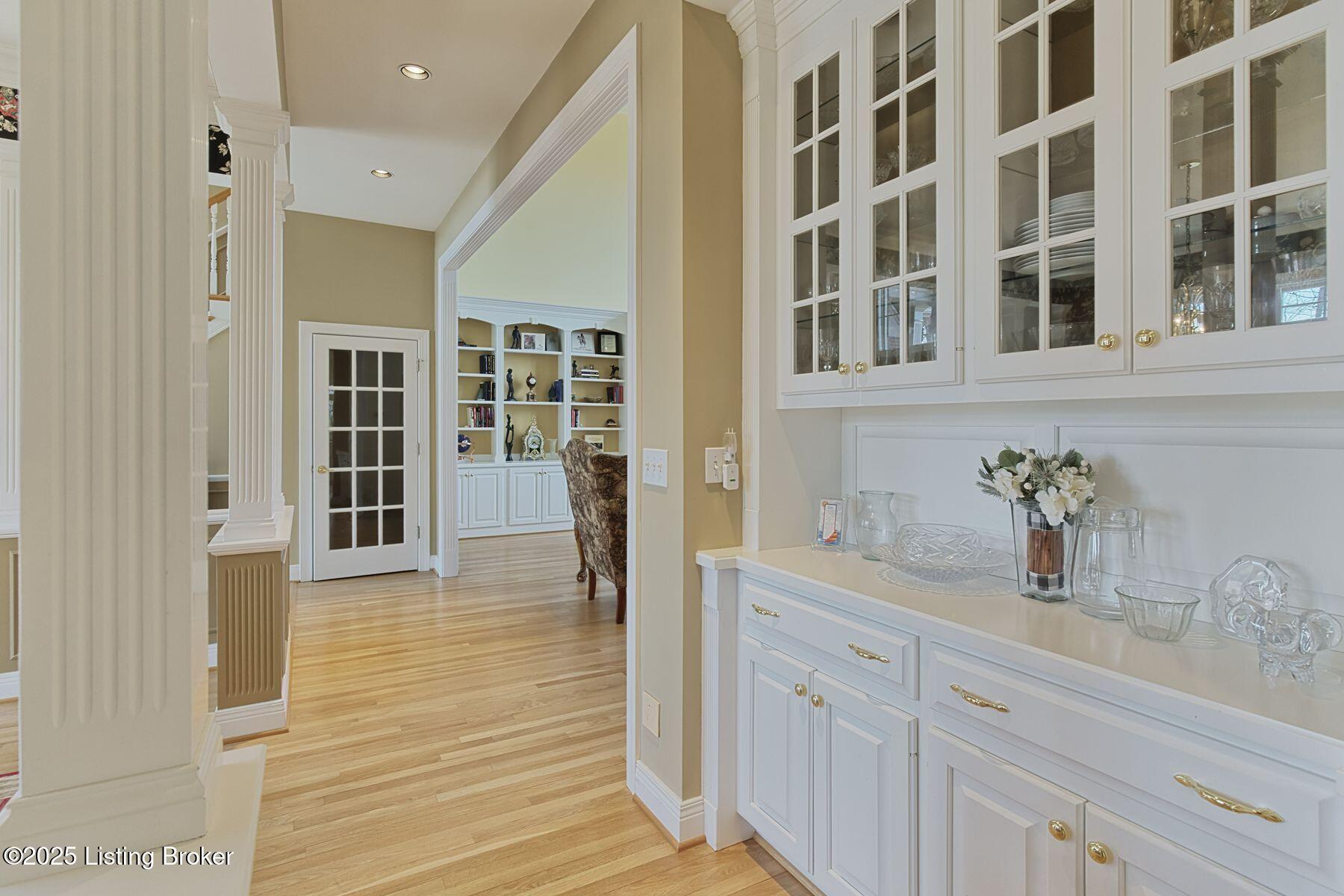 1016 Majestic Oaks Way