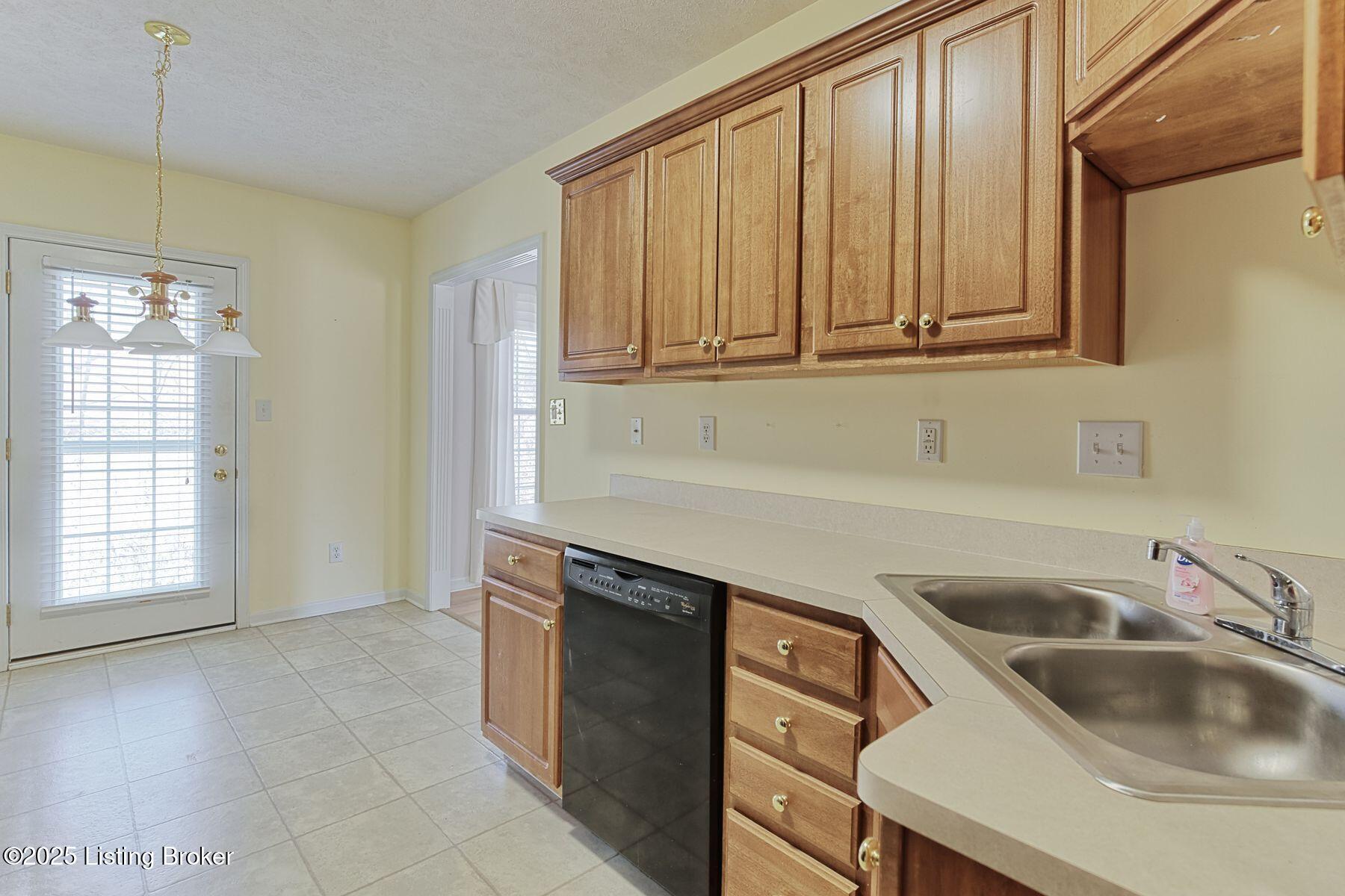 9025 Auburn Woods Rd