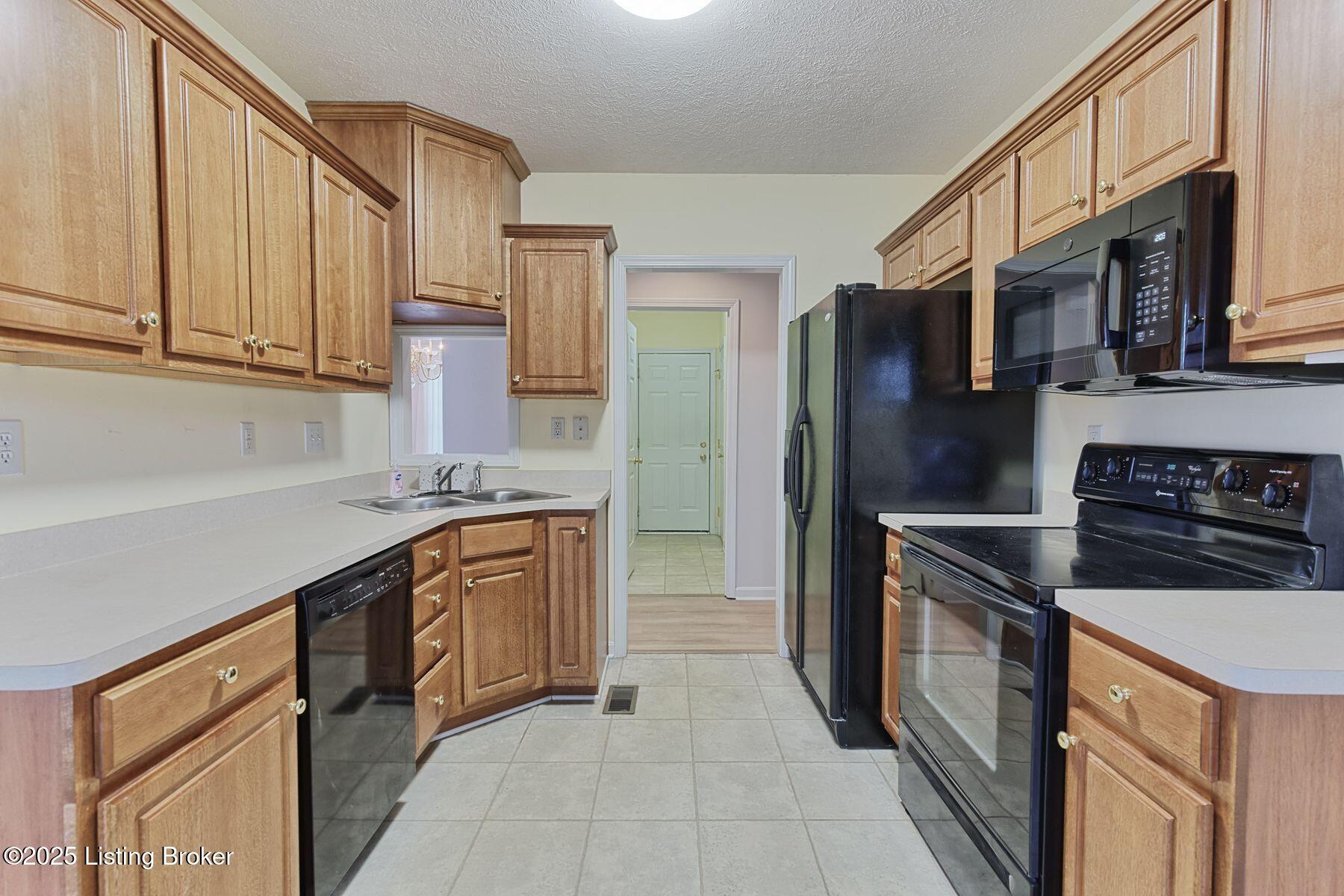 9025 Auburn Woods Rd