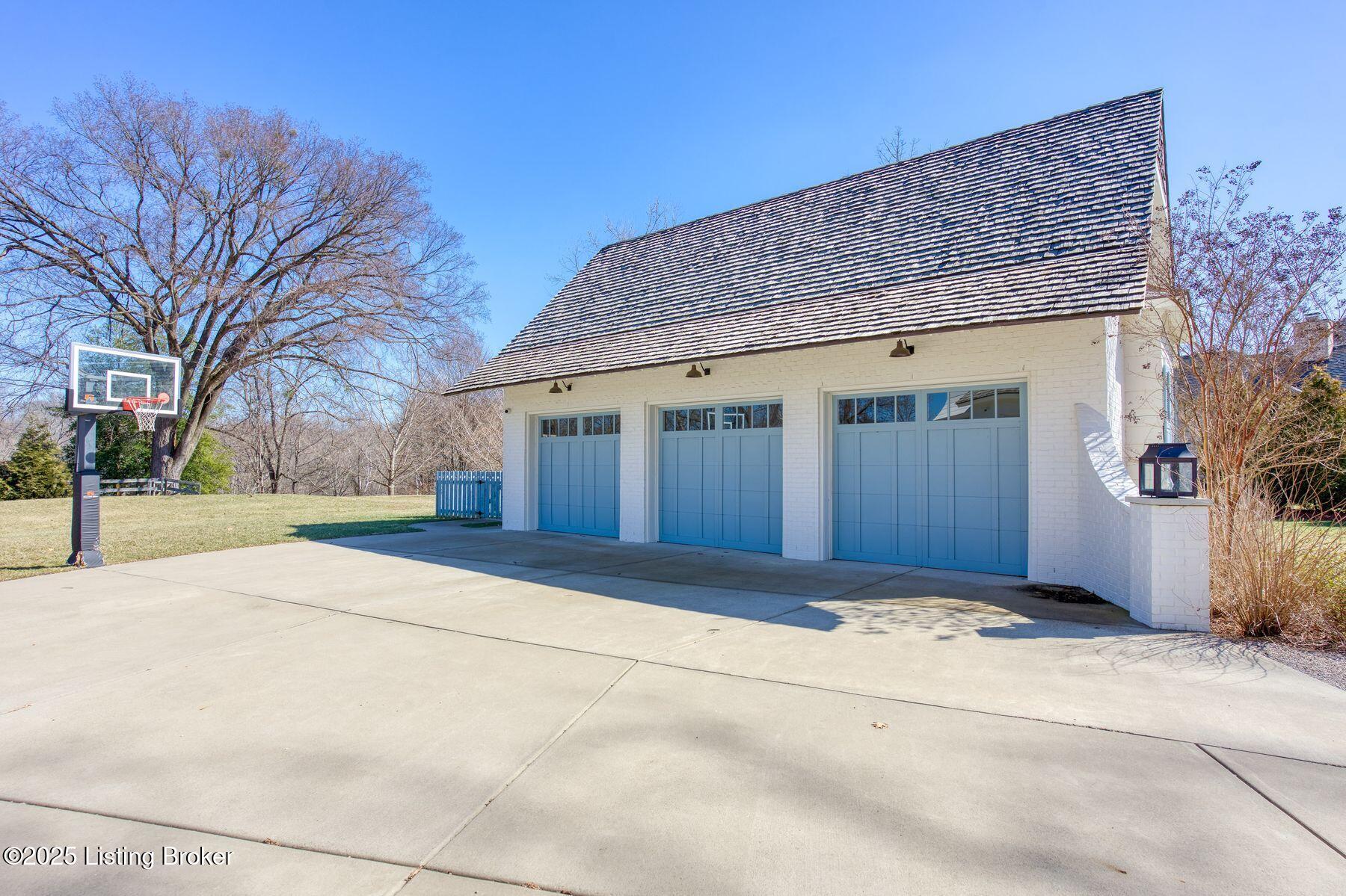 3159 Blackberry Hill Rd