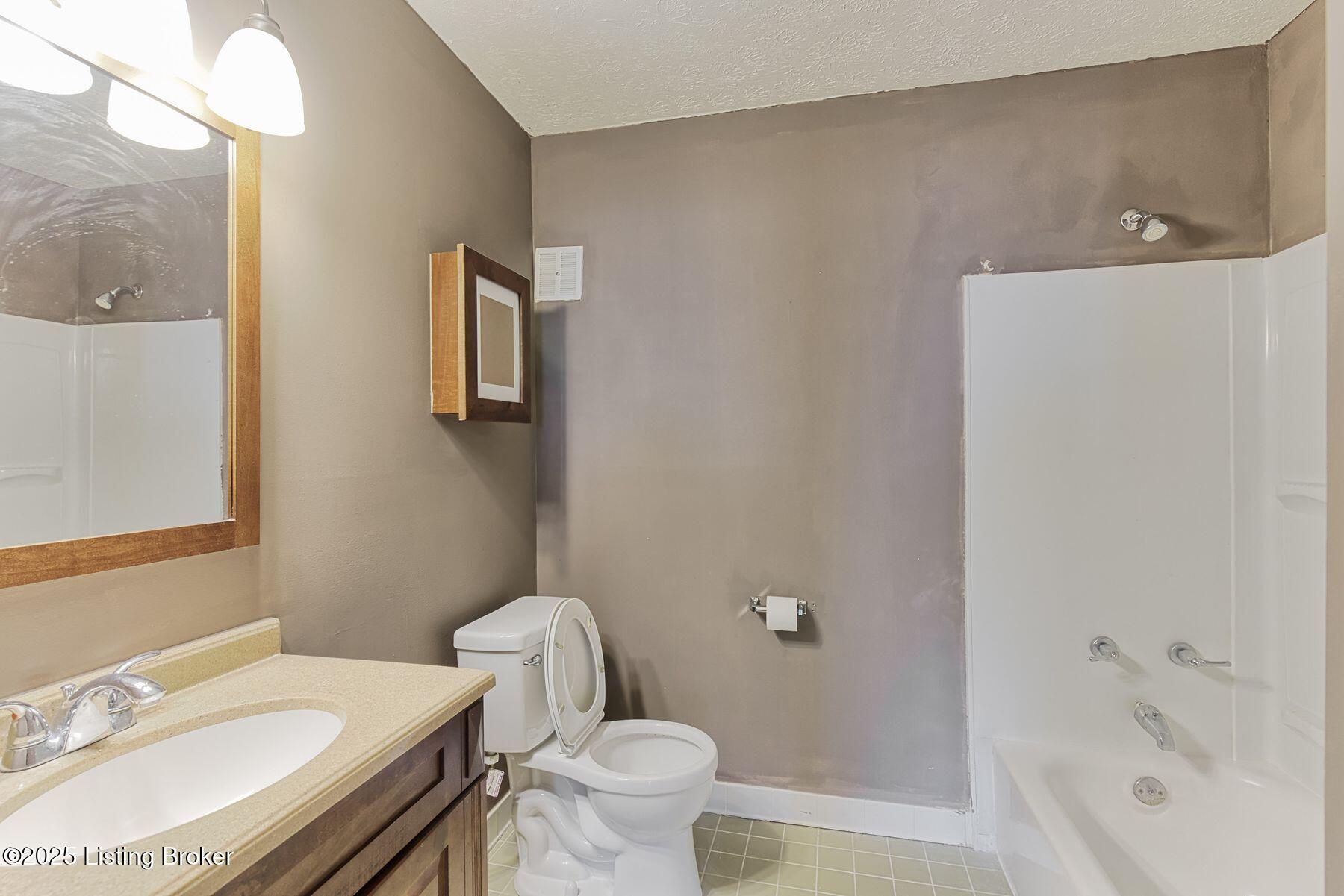 5 Dupont Way 7