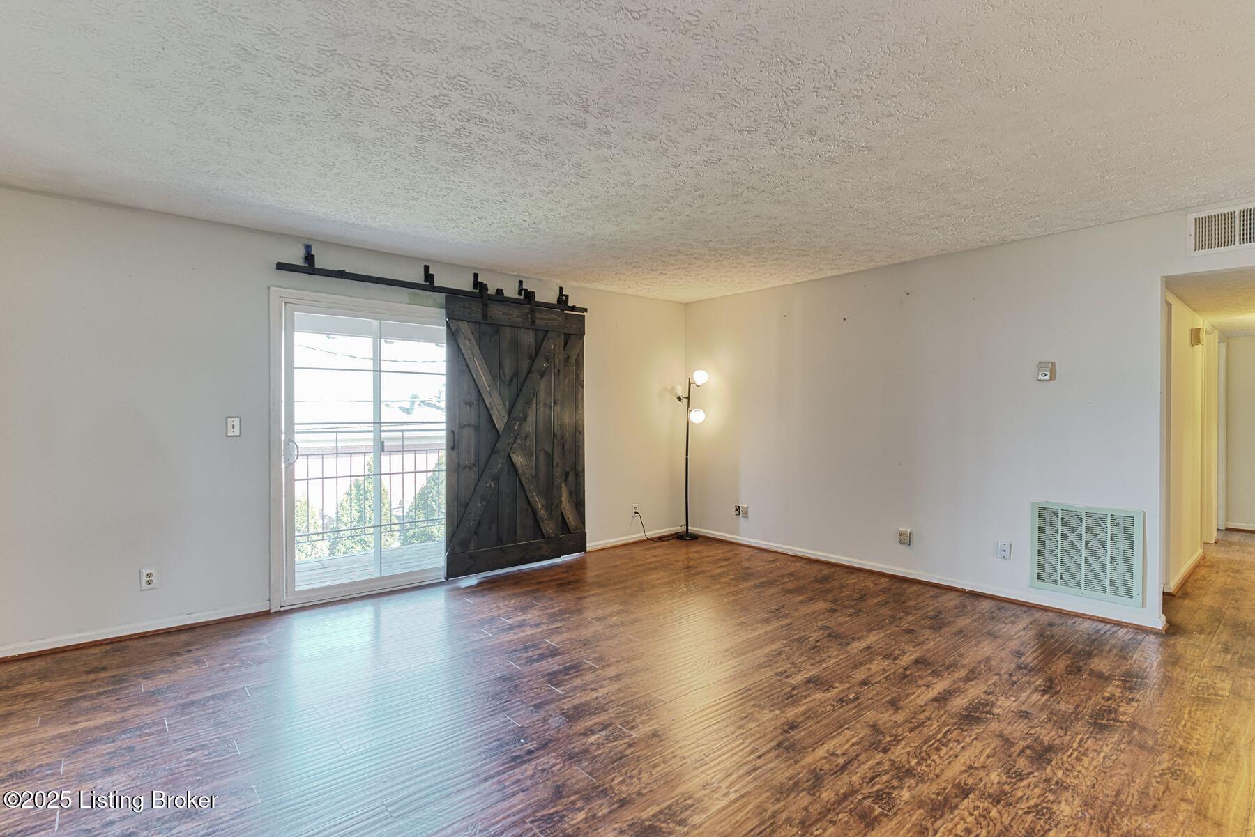 5 Dupont Way 7