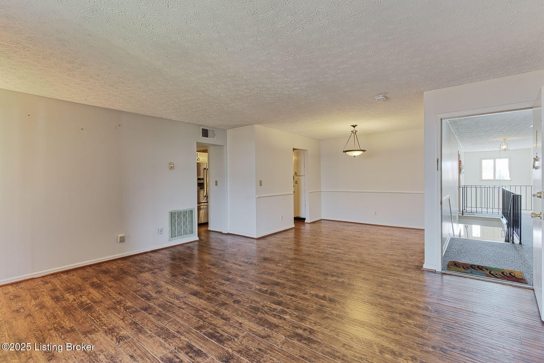 5 Dupont Way 7