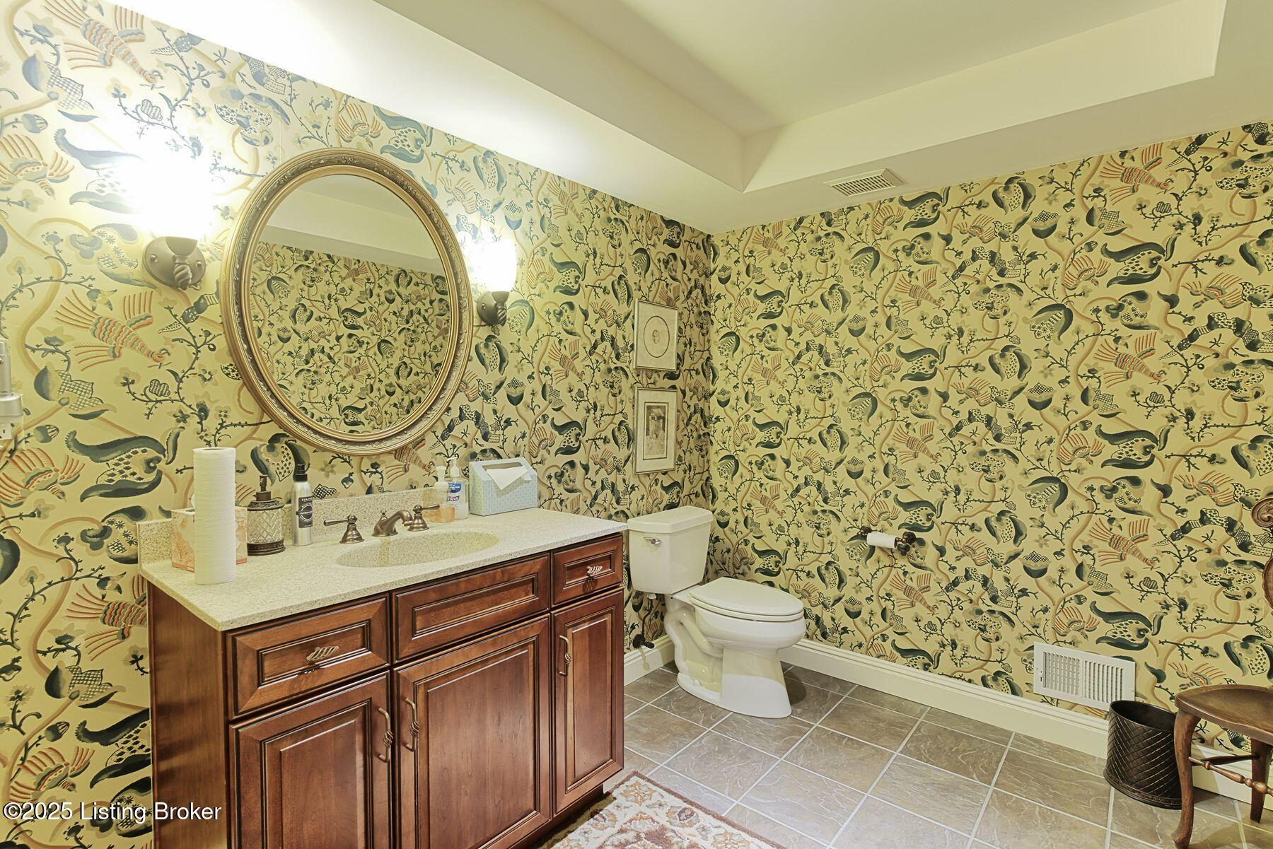 2711 Alia Cir